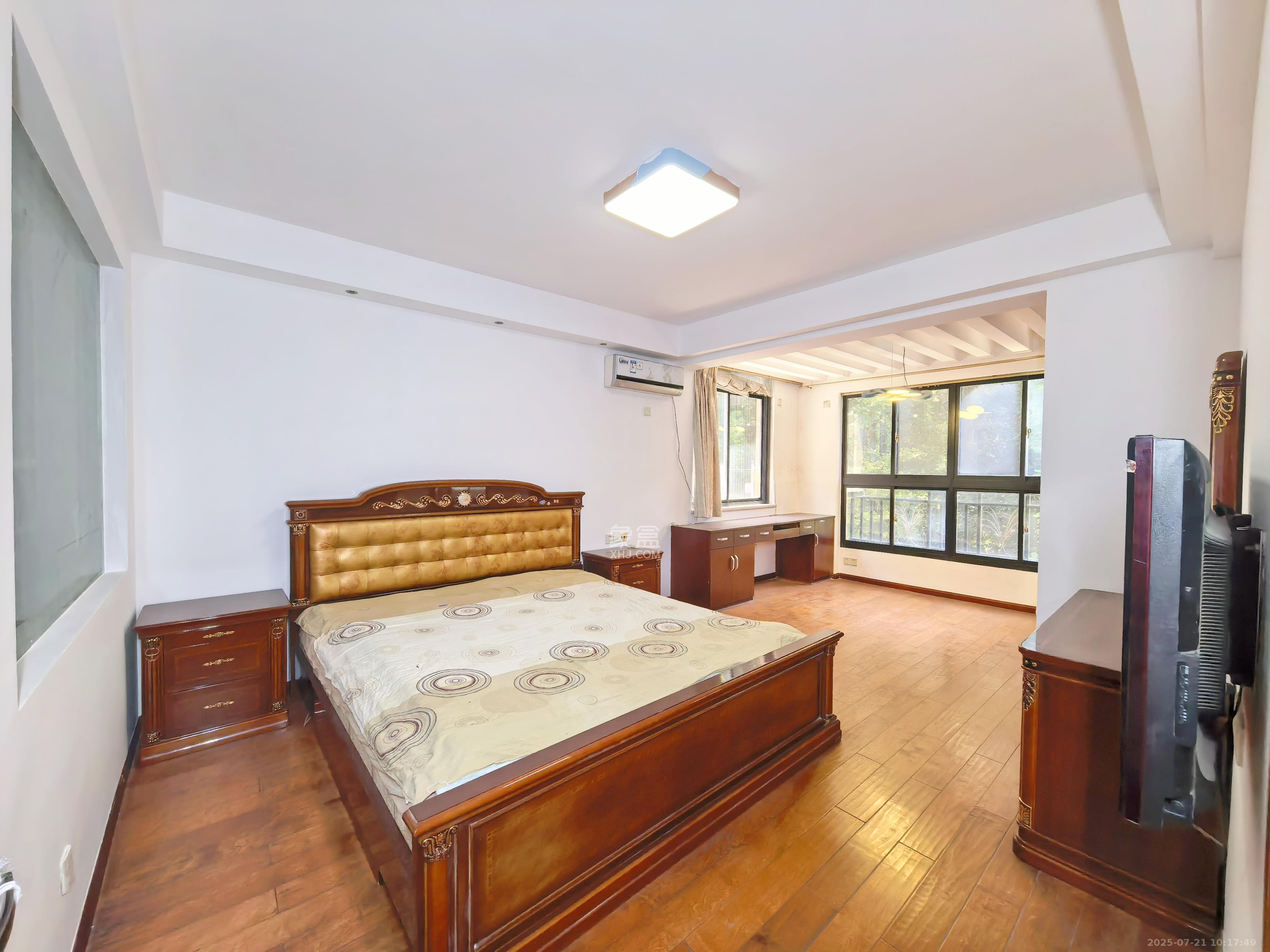 中城丽景香山园  4室2厅2卫   3800.00元/月室内图