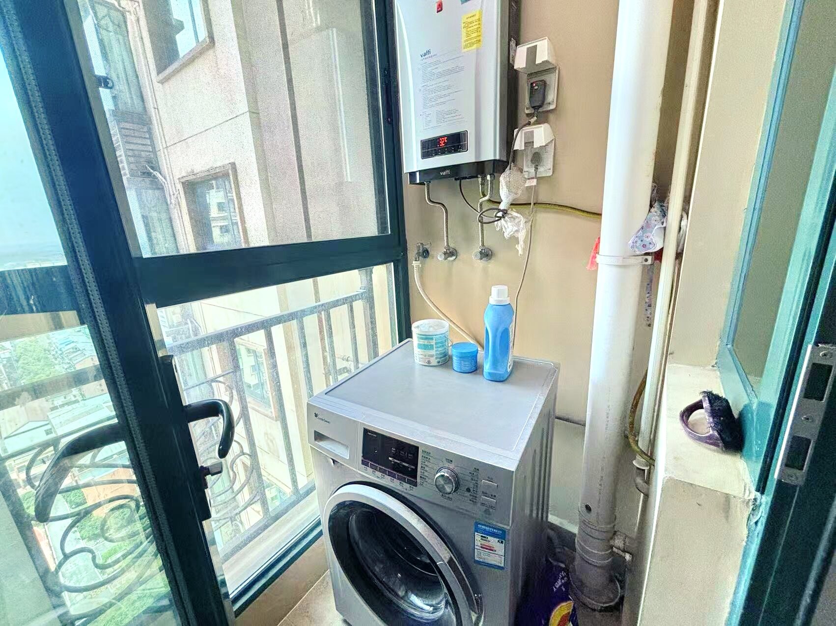 恒大绿洲 3室2厅2卫 2000.0元/月 恒大绿洲 3室2厅2卫 2000.0元/月室内图