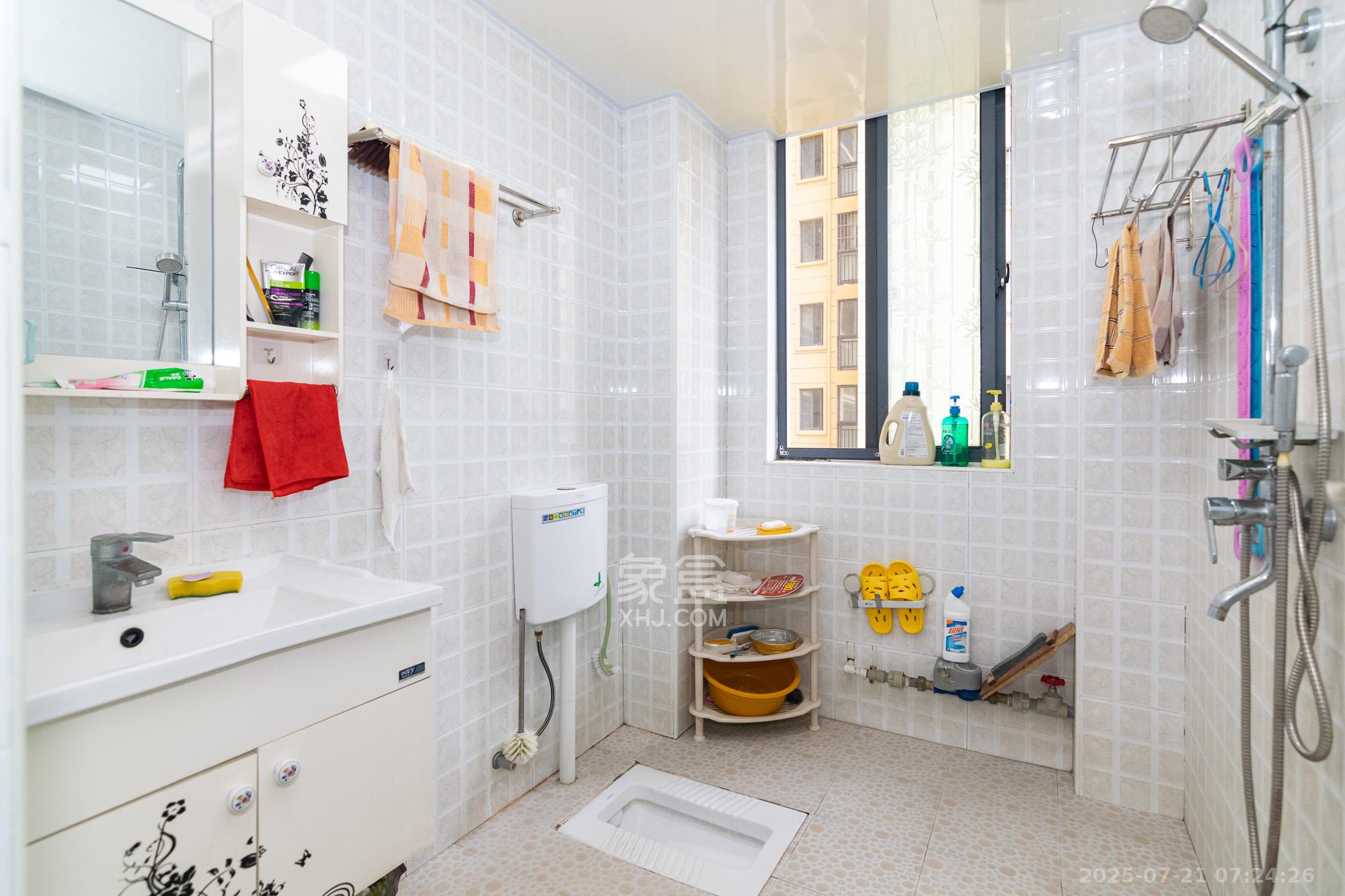 晟通城  2室2厅1卫    39.8万 晟通城  2室2厅1卫    39.8万卫生间