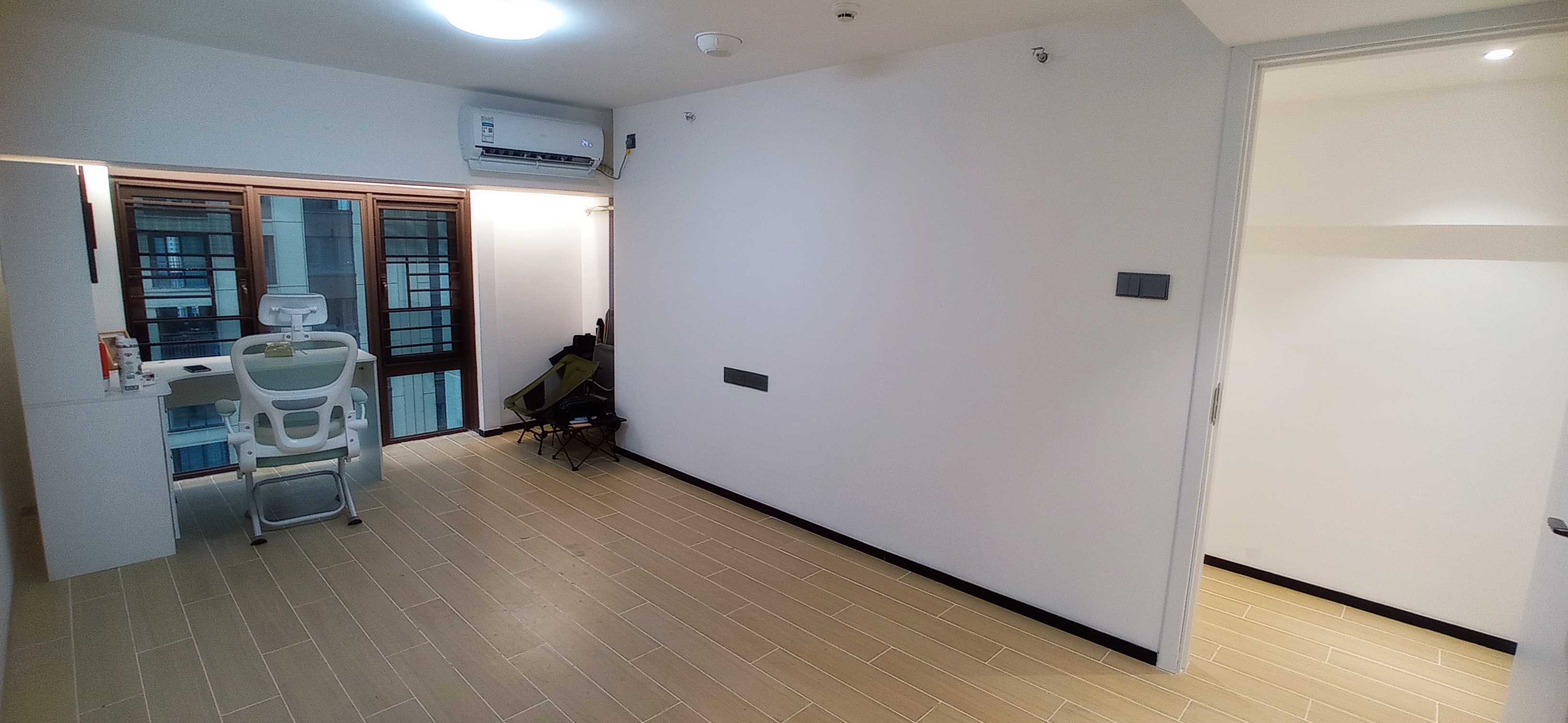 海航豪庭南苑  1室1厅1卫   2400.00元/月室内图