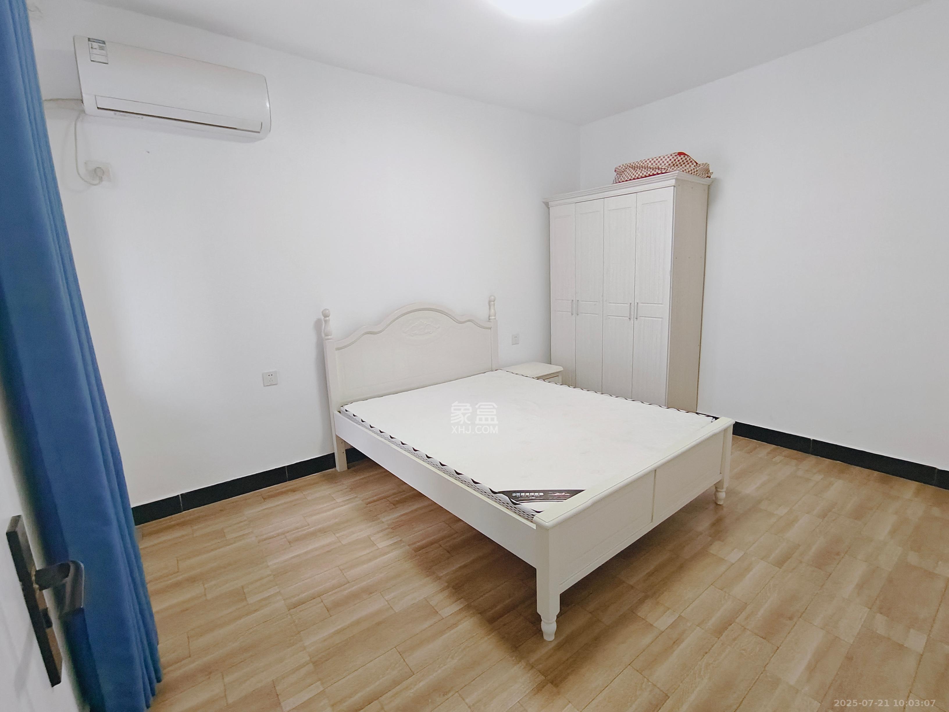 半山壹号  3室2厅2卫    2800.0元/月 半山壹号  3室2厅2卫    2800.0元/月室内图