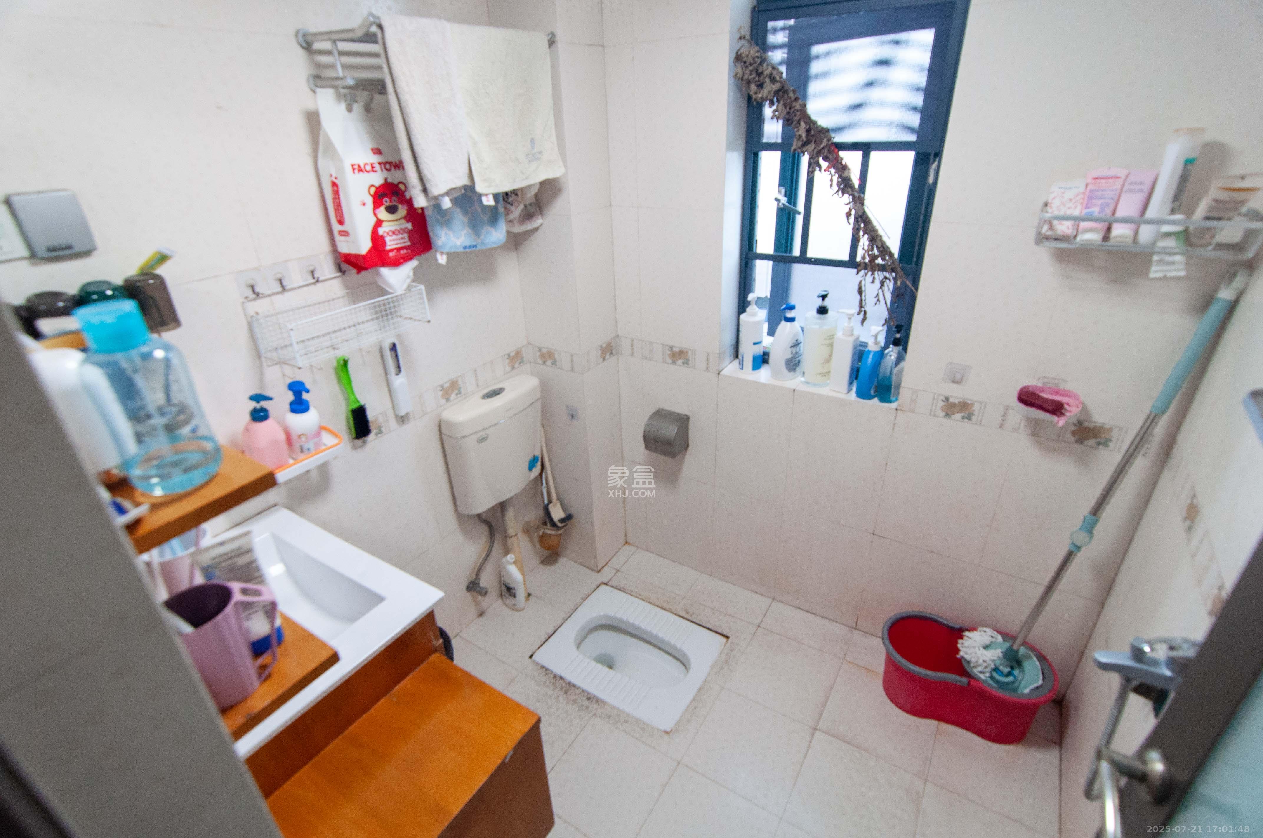 高鑫麓城  3室2厅2卫    138.0万 高鑫麓城  3室2厅2卫    138.0万卫生间