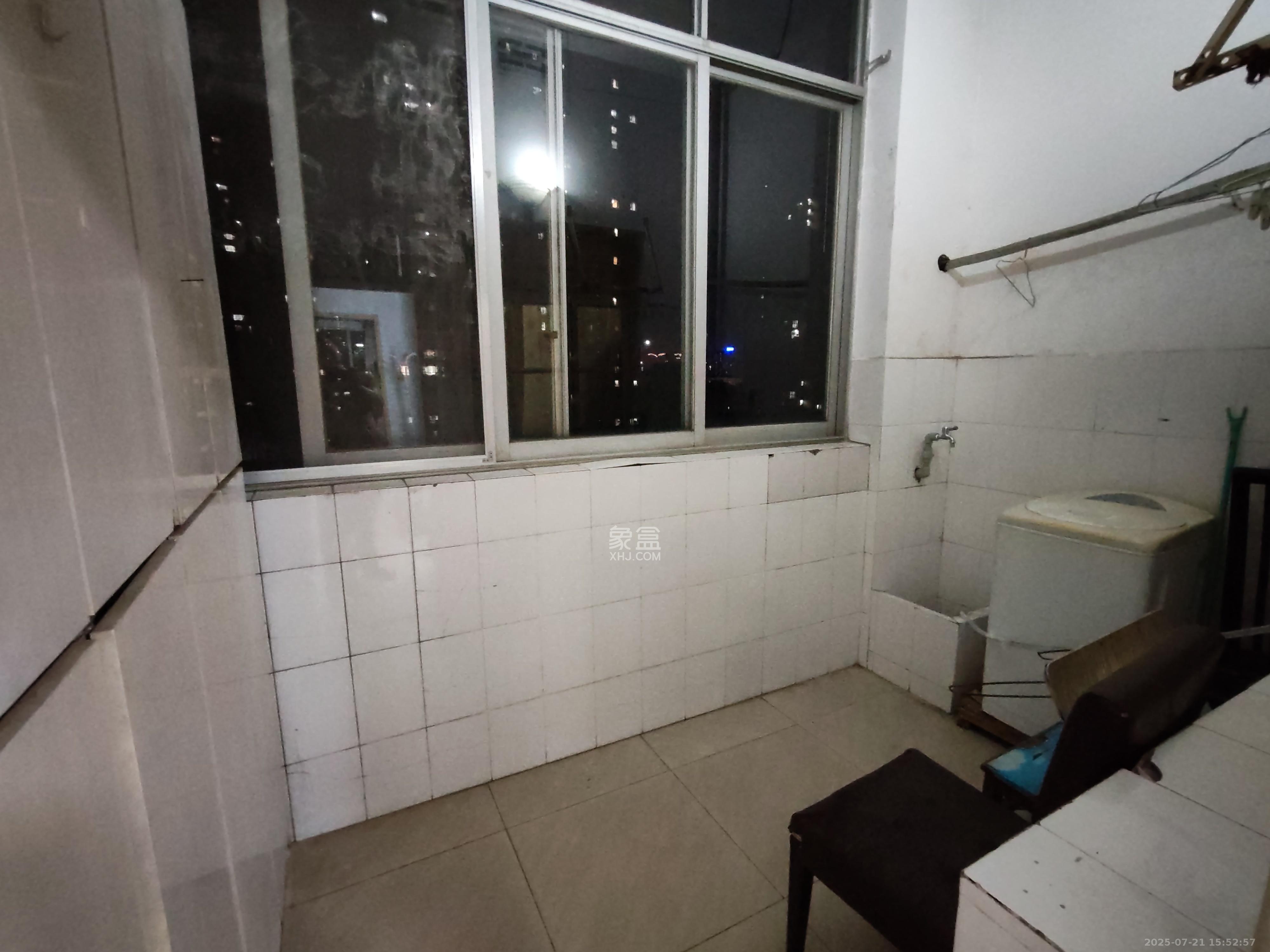 轻苑小区 3室2厅2卫 1600.0元/月 轻苑小区 3室2厅2卫 1600.0元/月室内图