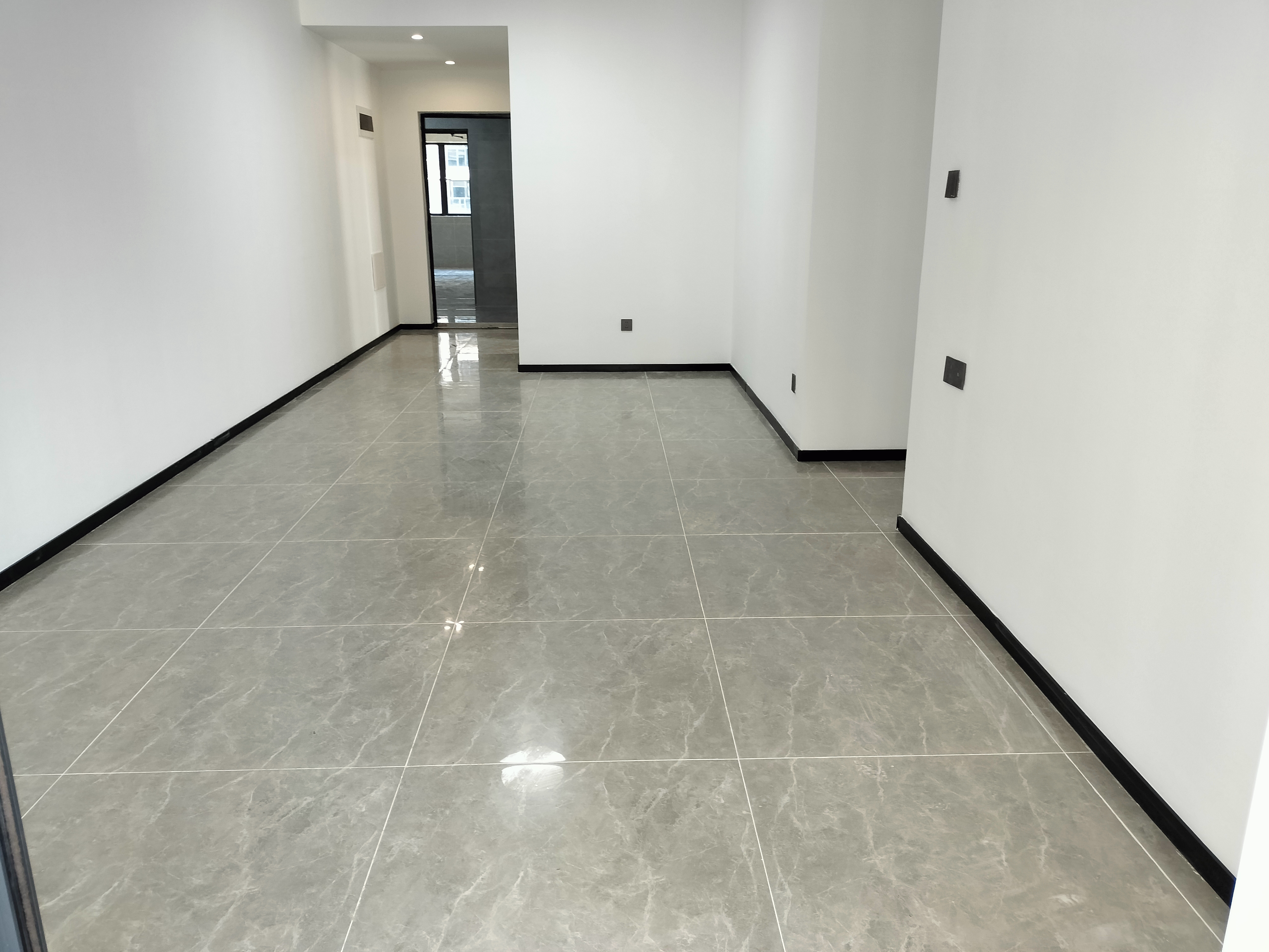 瑞和园 3室2厅1卫 2000.0元/月 瑞和园 3室2厅1卫 2000.0元/月室内图