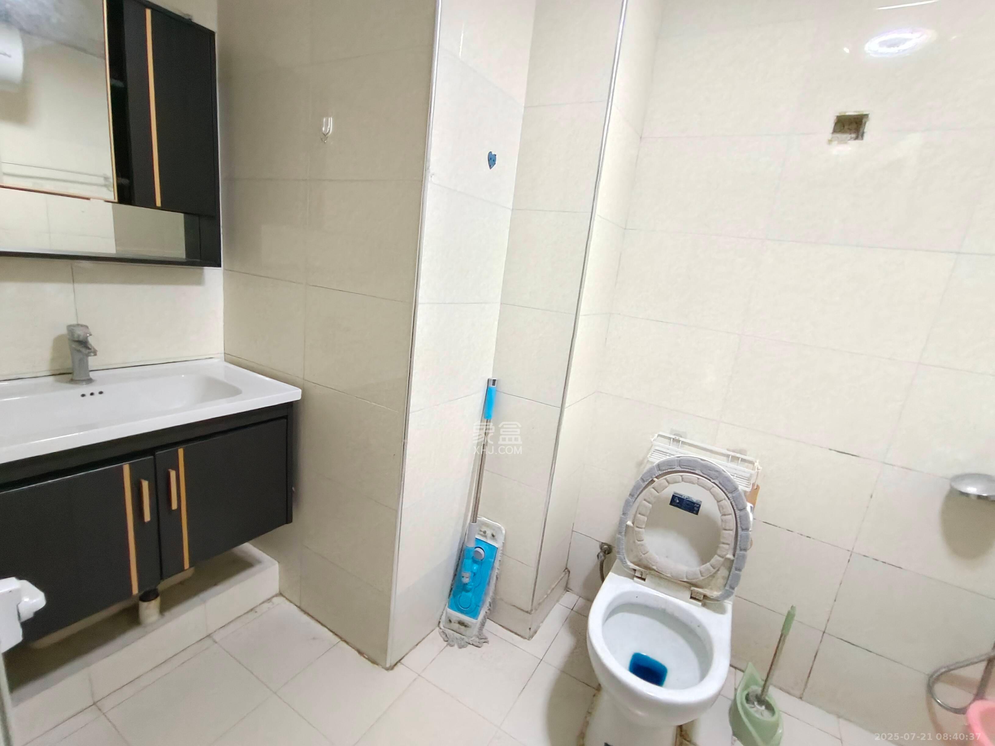 融圣国际 1室1厅1卫 1600.0元/月 融圣国际 1室1厅1卫 1600.0元/月室内图