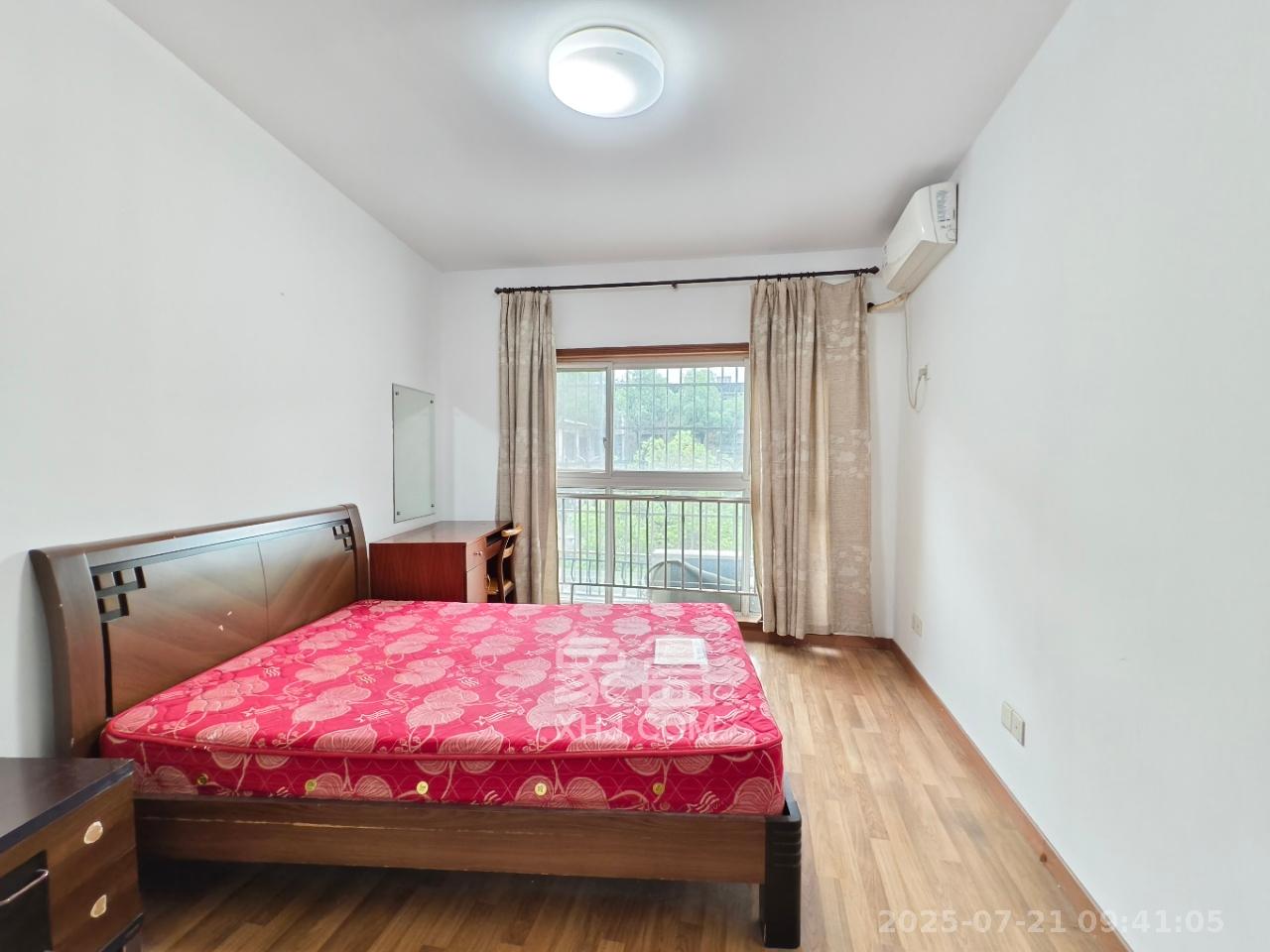 金色山庄  2室2厅1卫    2400.0元/月 金色山庄  2室2厅1卫    2400.0元/月室内图