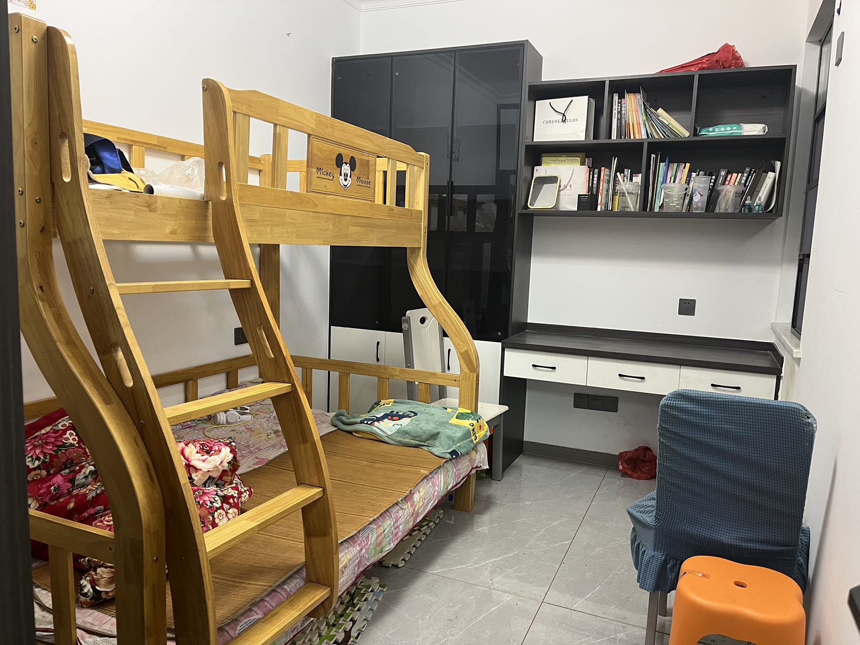 领仕汇 3室2厅2卫 2000.0元/月 领仕汇 3室2厅2卫 2000.0元/月室内图