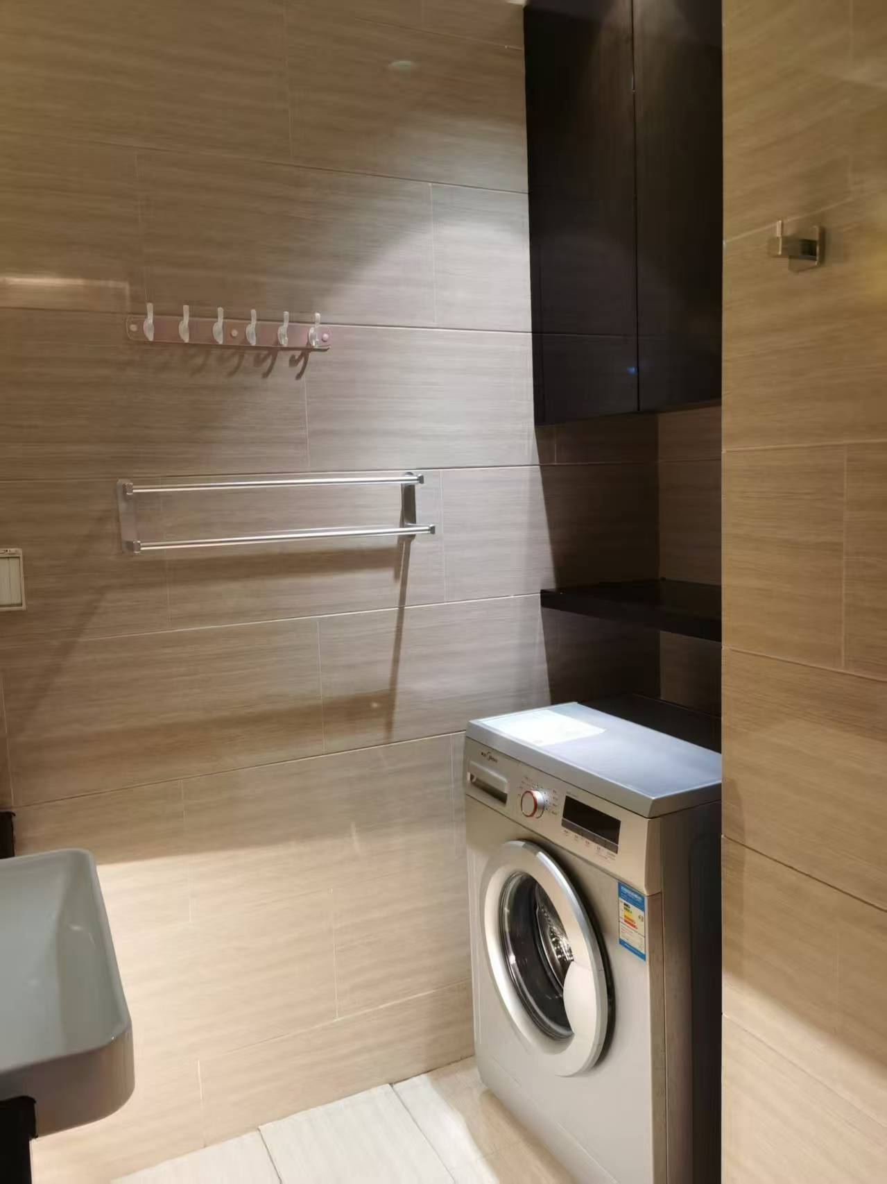 海航国际广场 1室1厅1卫 2500.0元/月 海航国际广场 1室1厅1卫 2500.0元/月室内图