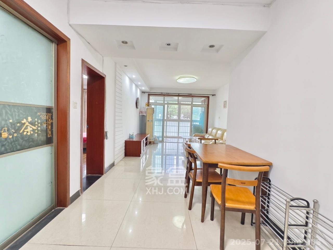 金色山庄  2室2厅1卫    2400.0元/月 金色山庄  2室2厅1卫    2400.0元/月室内图