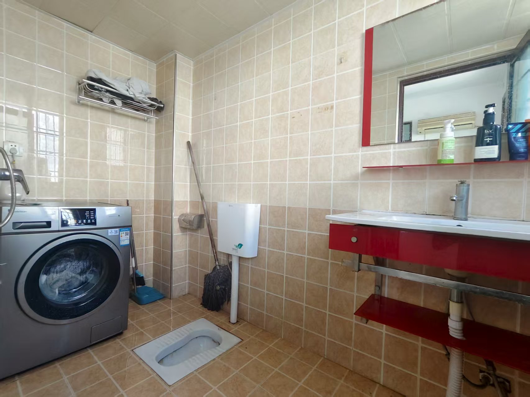 万城国际  1室2厅1卫    800.0元/月 万城国际  1室2厅1卫    800.0元/月小区图