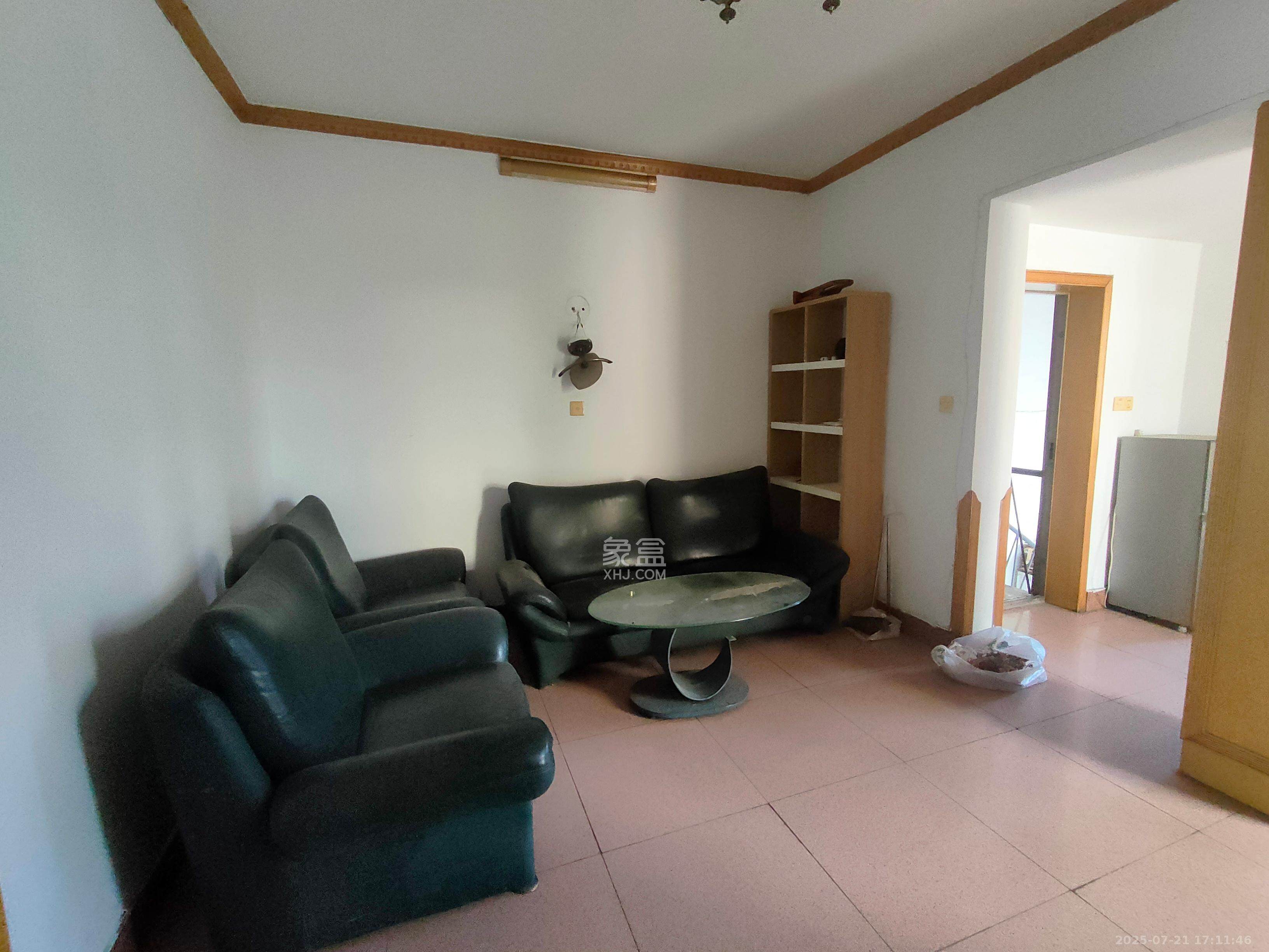 红旗区一片 3室2厅1卫 2000.0元/月 红旗区一片 3室2厅1卫 2000.0元/月室内图