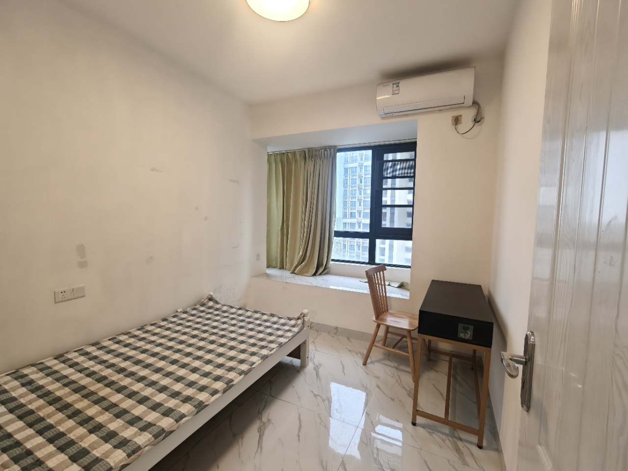 万达广场骏豪仕家(万达公馆)  3室2厅2卫    2600.0元/月 万达广场骏豪仕家(万达公馆)  3室2厅2卫    2600.0元/月室内图