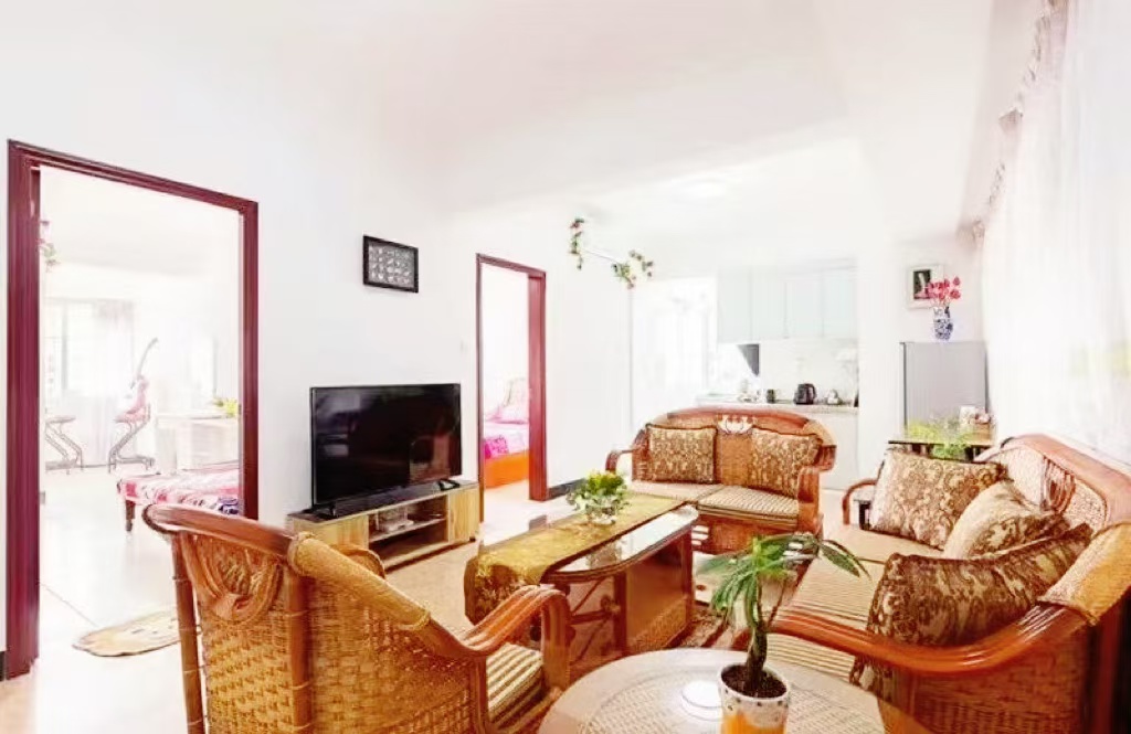 龙福大厦 3室2厅1卫 2500.0元/月 龙福大厦 3室2厅1卫 2500.0元/月室内图