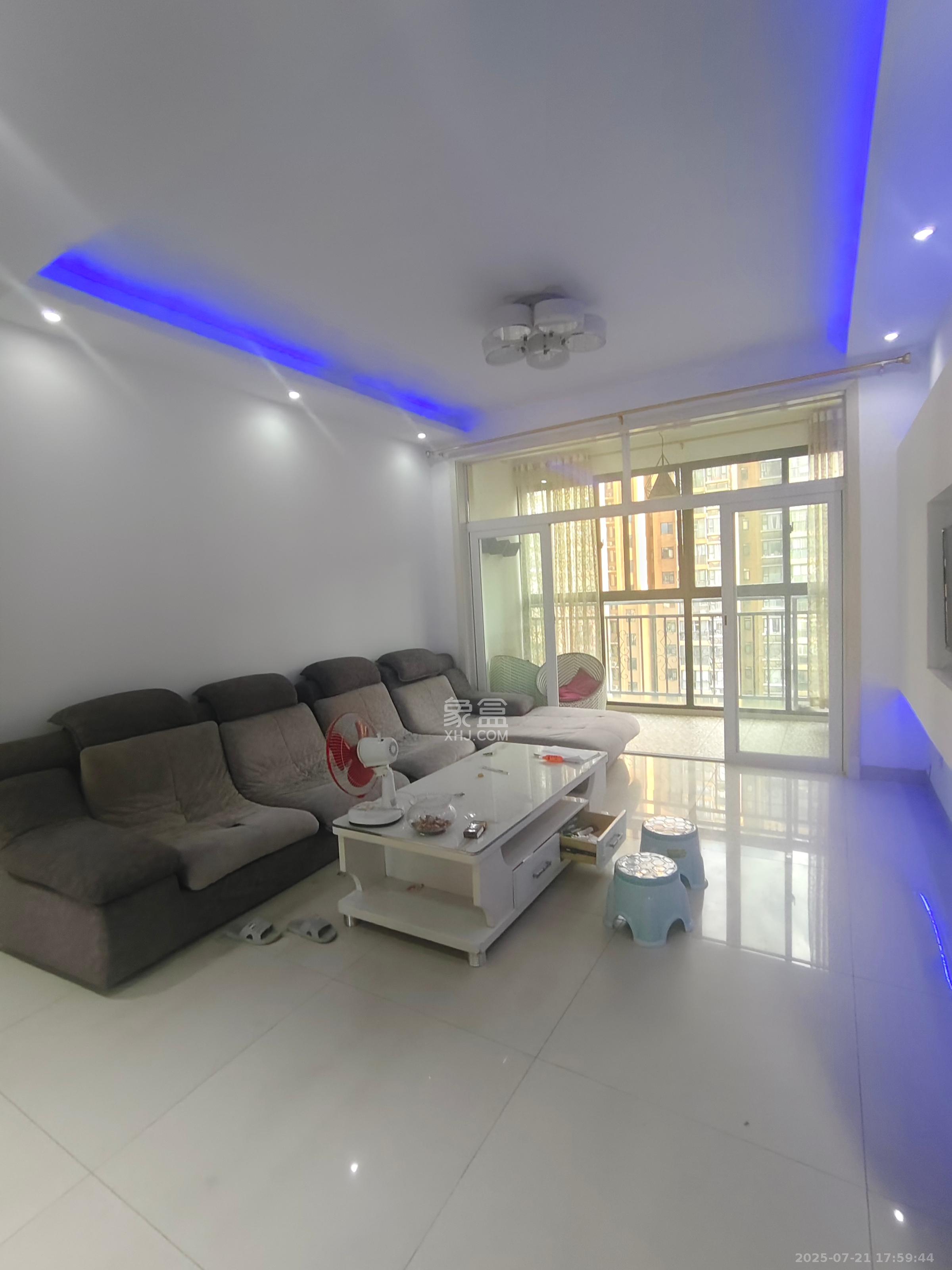 金鼎公园尚  3室2厅1卫    2000.0元/月 金鼎公园尚  3室2厅1卫    2000.0元/月室内图