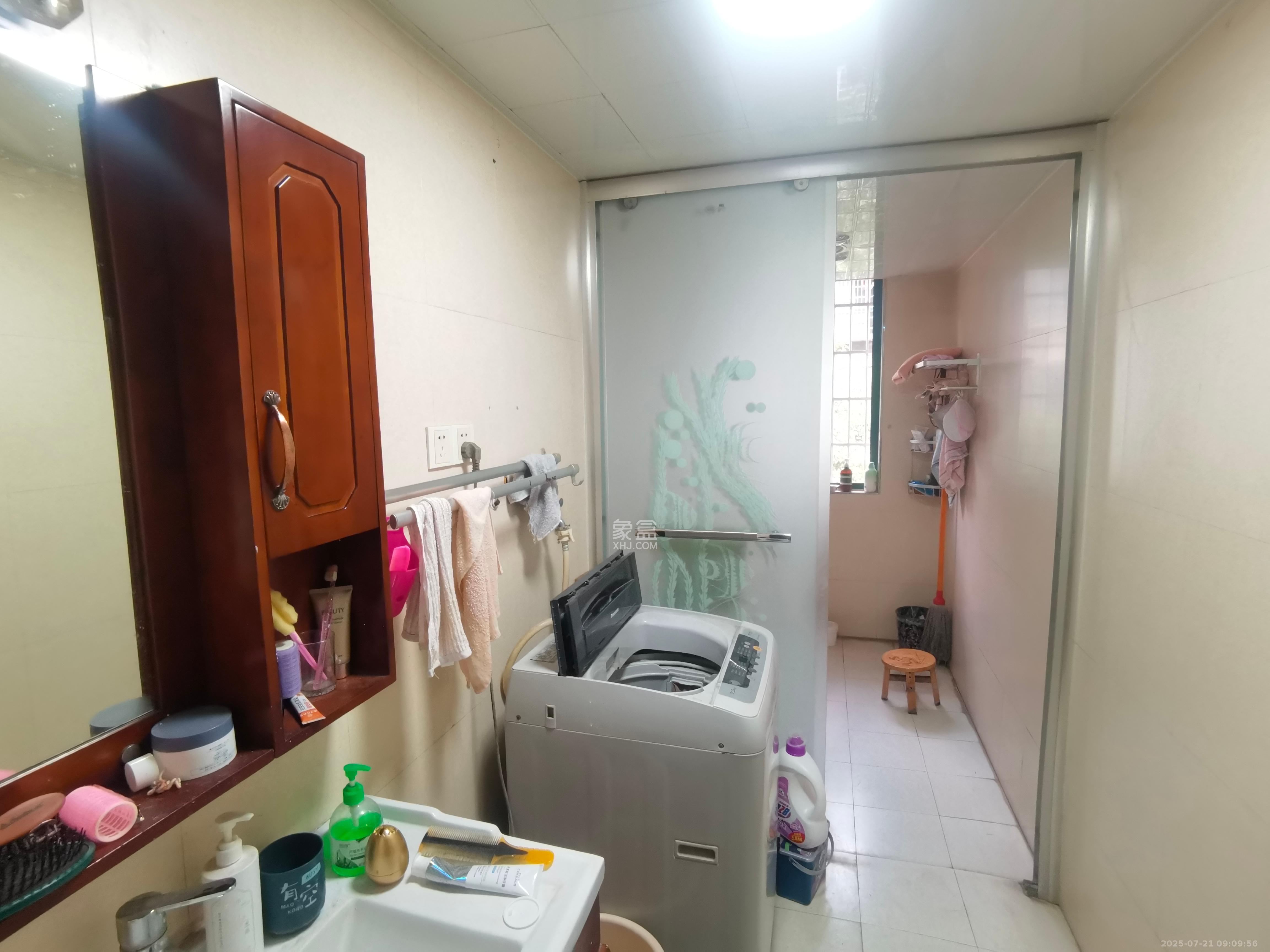 水印康桥  3室2厅2卫   1280.00元/月室内图