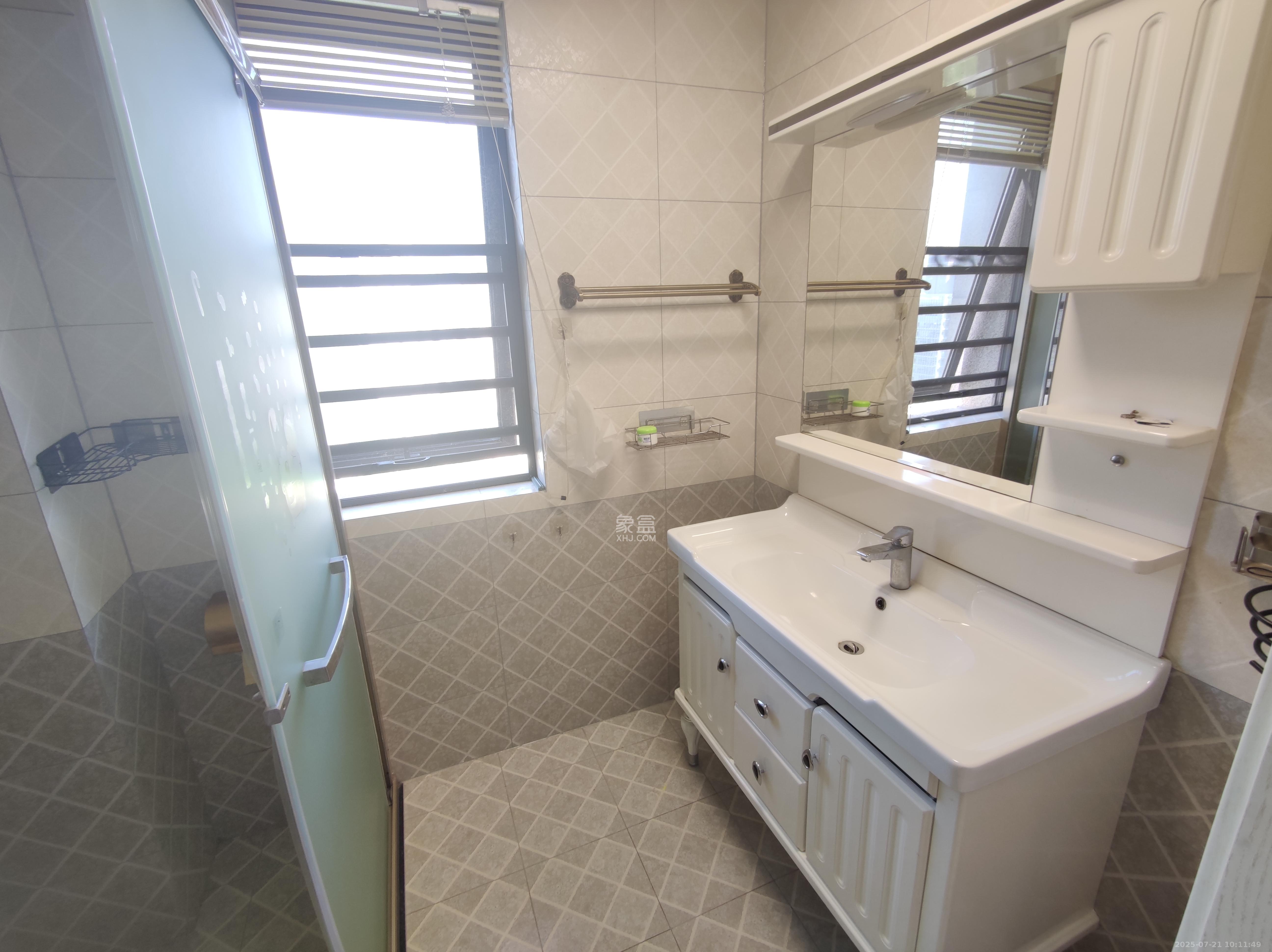 明昇壹城(明昇时代广场)一期 3室2厅2卫 3000.0元/月 明昇壹城(明昇时代广场)一期 3室2厅2卫 3000.0元/月室内图