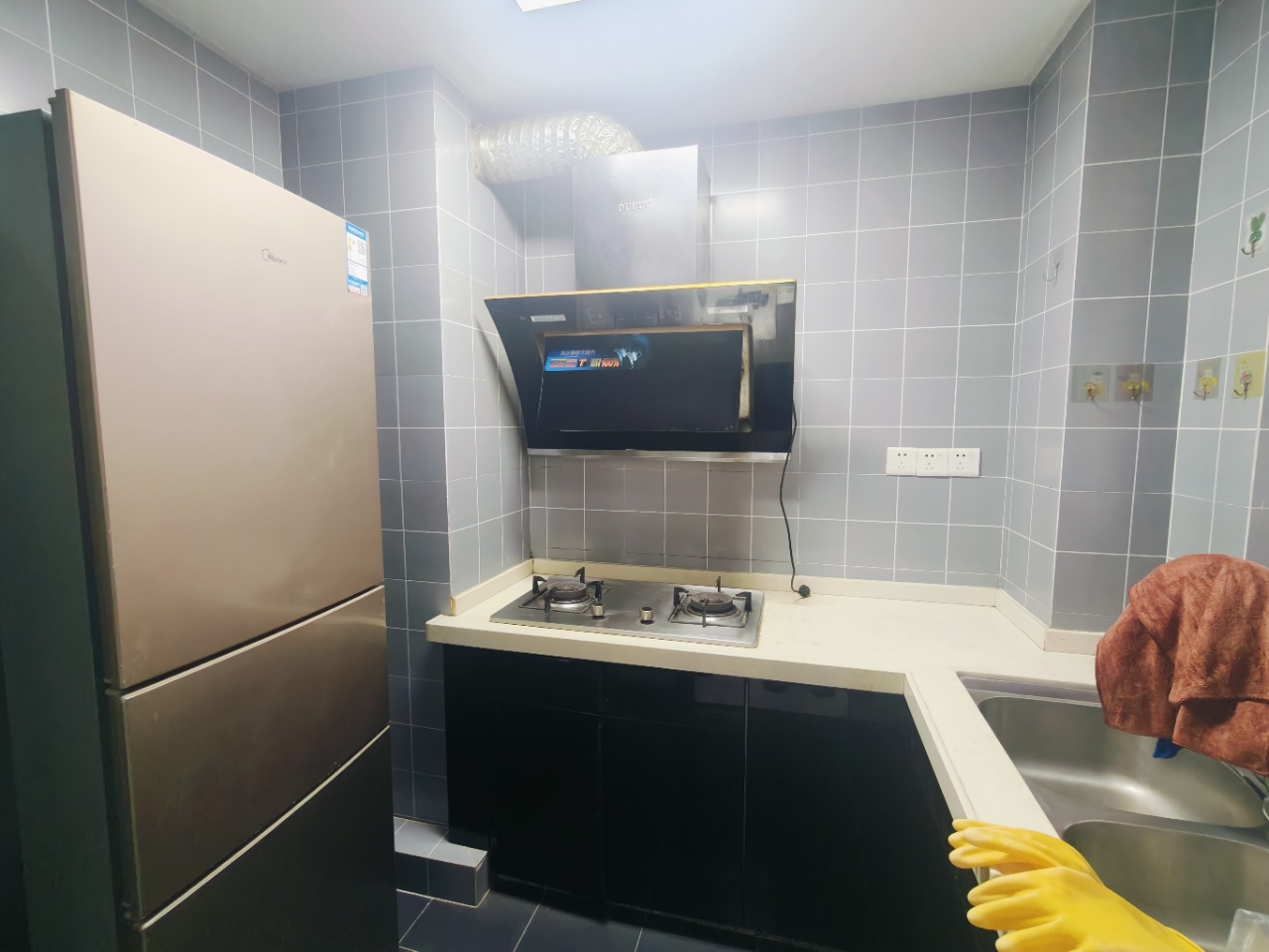 万达广场骏豪仕家(万达公馆)  3室2厅2卫    2600.0元/月 万达广场骏豪仕家(万达公馆)  3室2厅2卫    2600.0元/月室内图