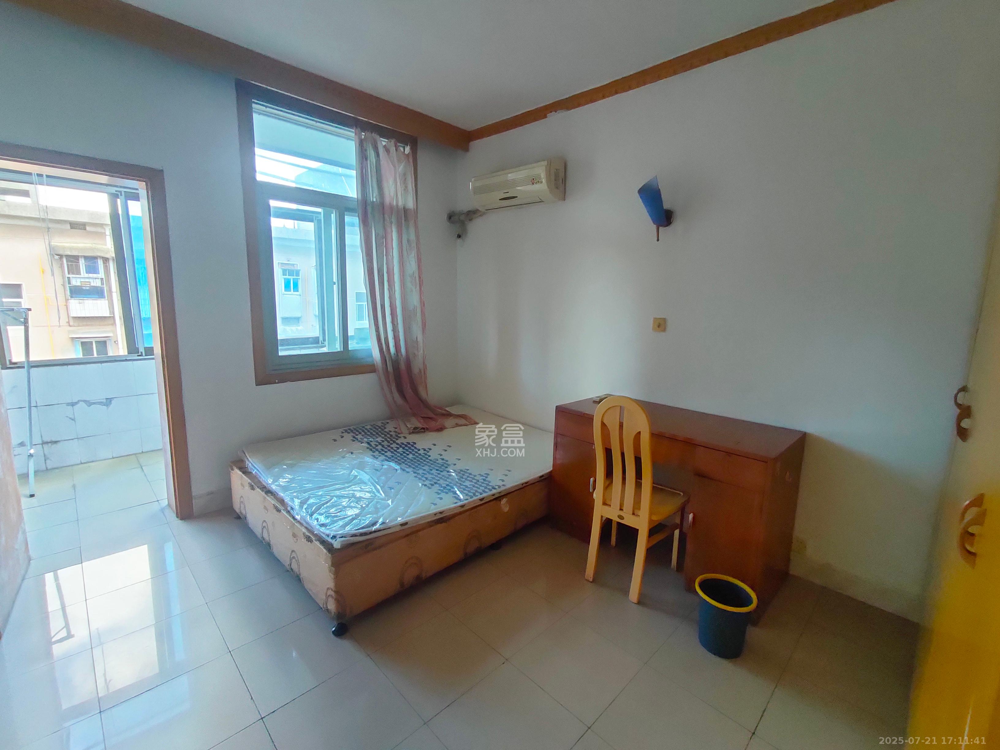 红旗区一片 3室2厅1卫 2000.0元/月 红旗区一片 3室2厅1卫 2000.0元/月室内图