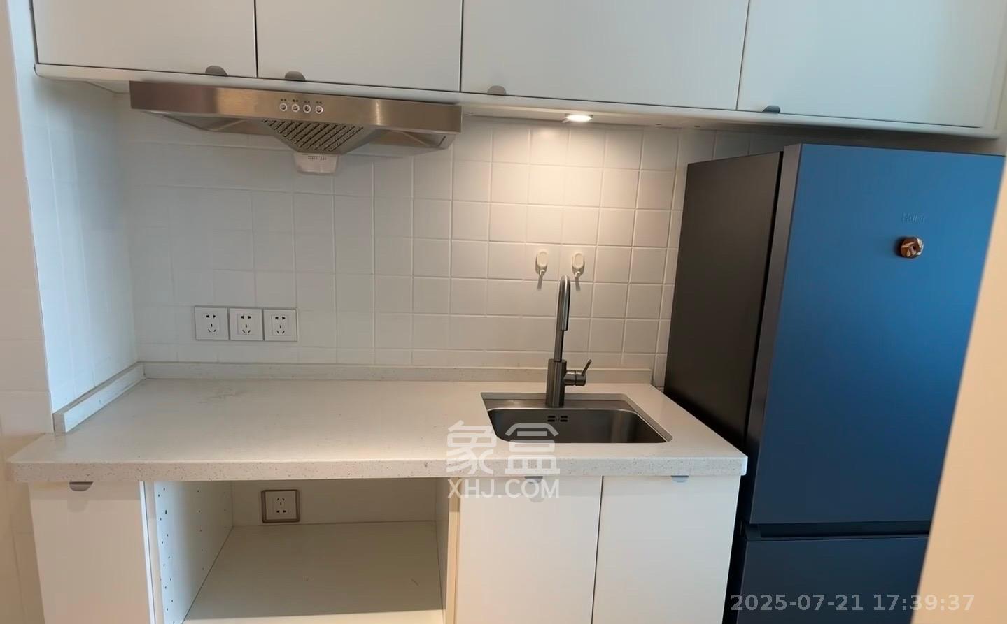 荟聚之光 1室1厅1卫 2100.0元/月 荟聚之光 1室1厅1卫 2100.0元/月室内图