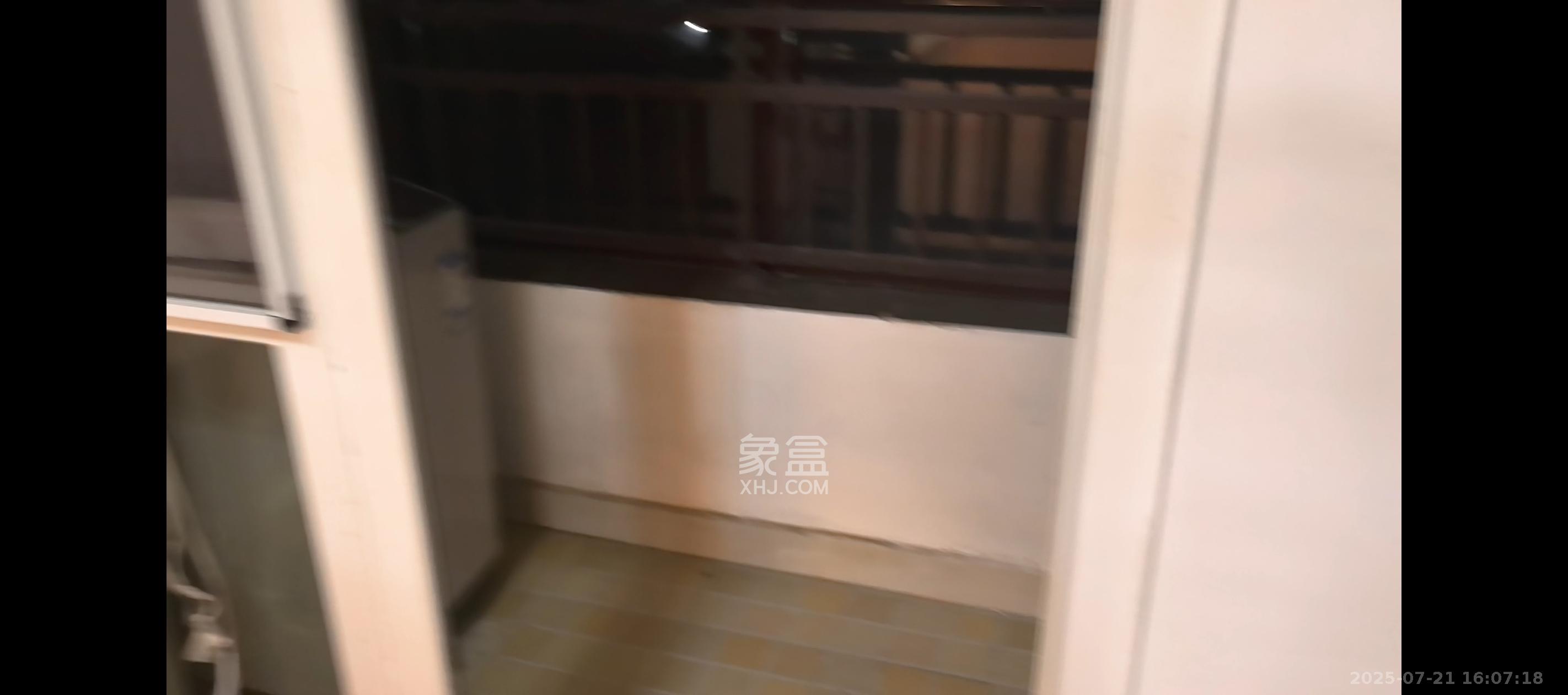 金地格林公馆  3室2厅2卫   2600.00元/月室内图