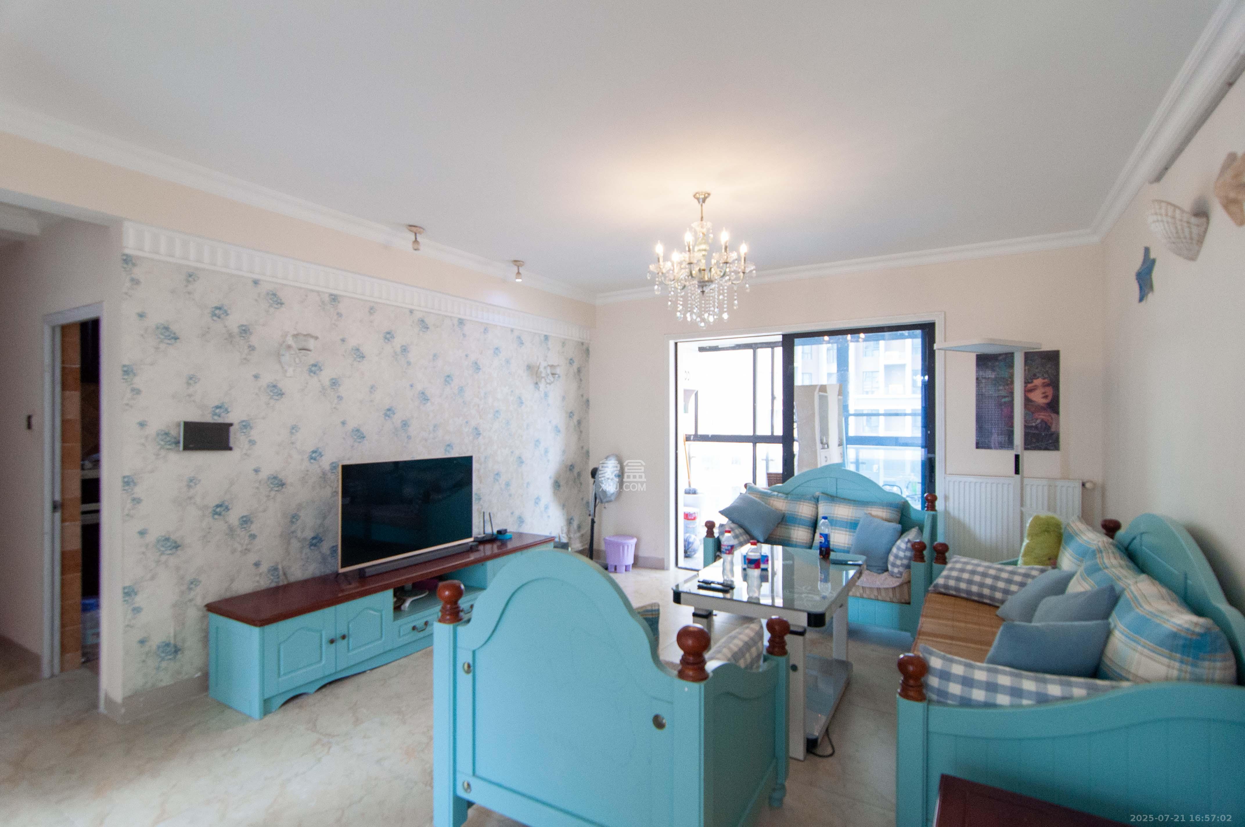 达美D6区 4室2厅2卫 135.0万 达美D6区 4室2厅2卫 135.0万客厅