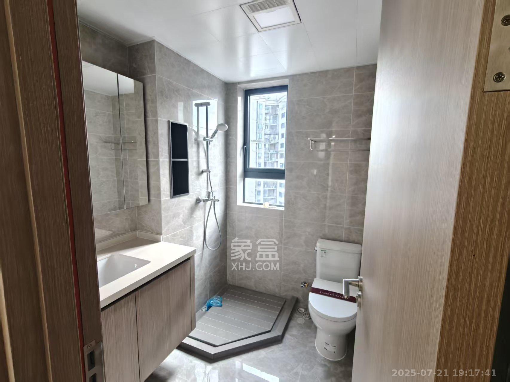 德奥上河城章  4室2厅2卫    4500.0元/月室内图