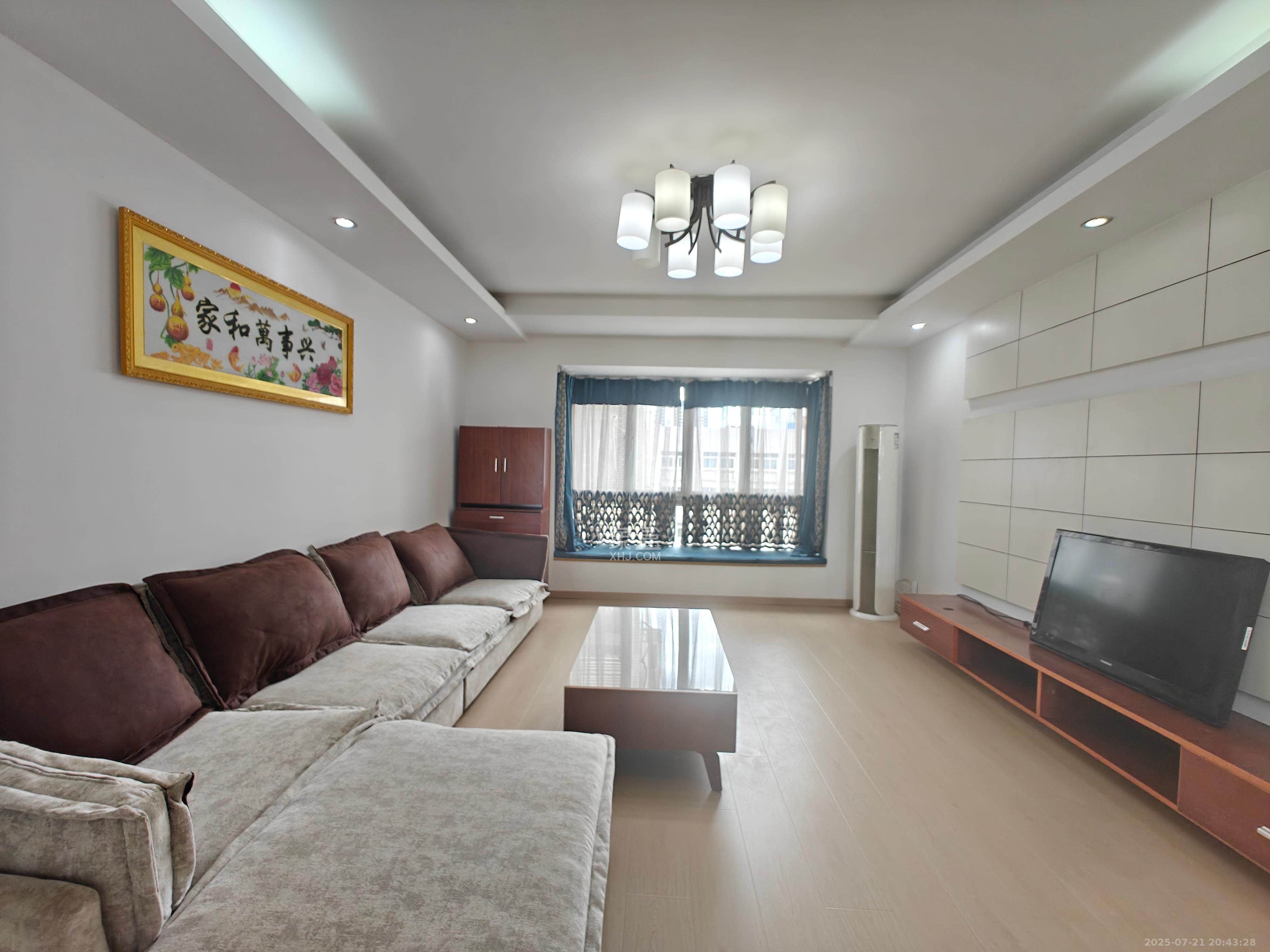 嘉盛华庭（一期、二期、三期）  4室2厅1卫    3200.0元/月室内图