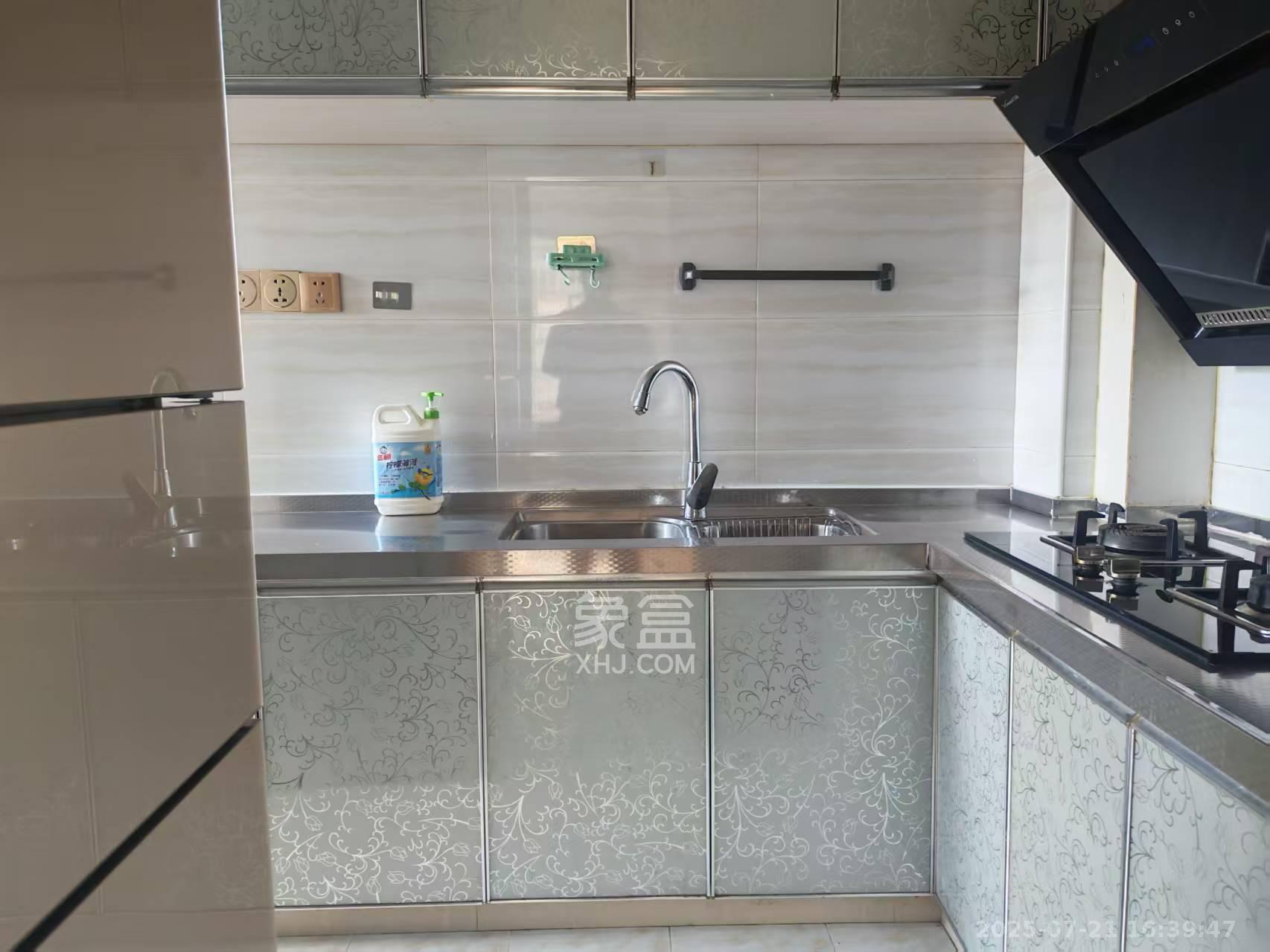 泊林晶城  4室2厅2卫    1700.0元/月 泊林晶城  4室2厅2卫    1700.0元/月室内图