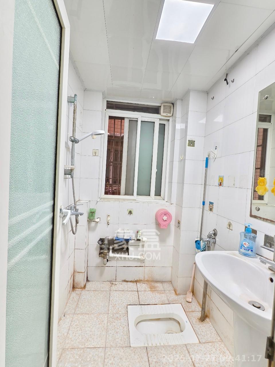 金色山庄  2室2厅1卫    2400.0元/月 金色山庄  2室2厅1卫    2400.0元/月室内图