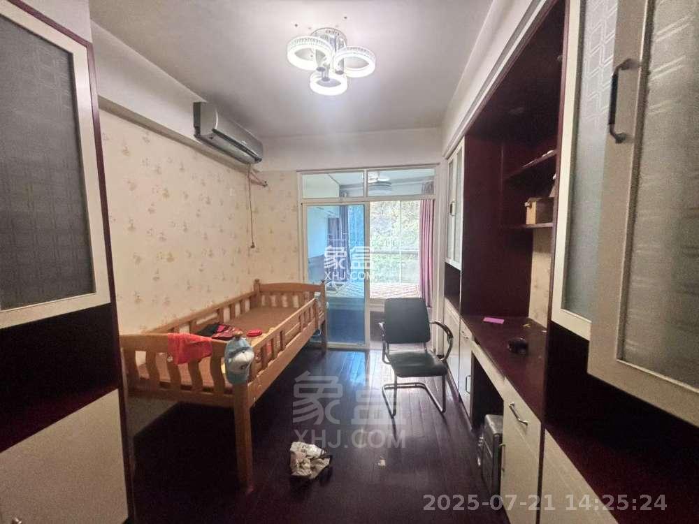 山水国际 3室2厅2卫 1800.0元/月 山水国际 3室2厅2卫 1800.0元/月室内图