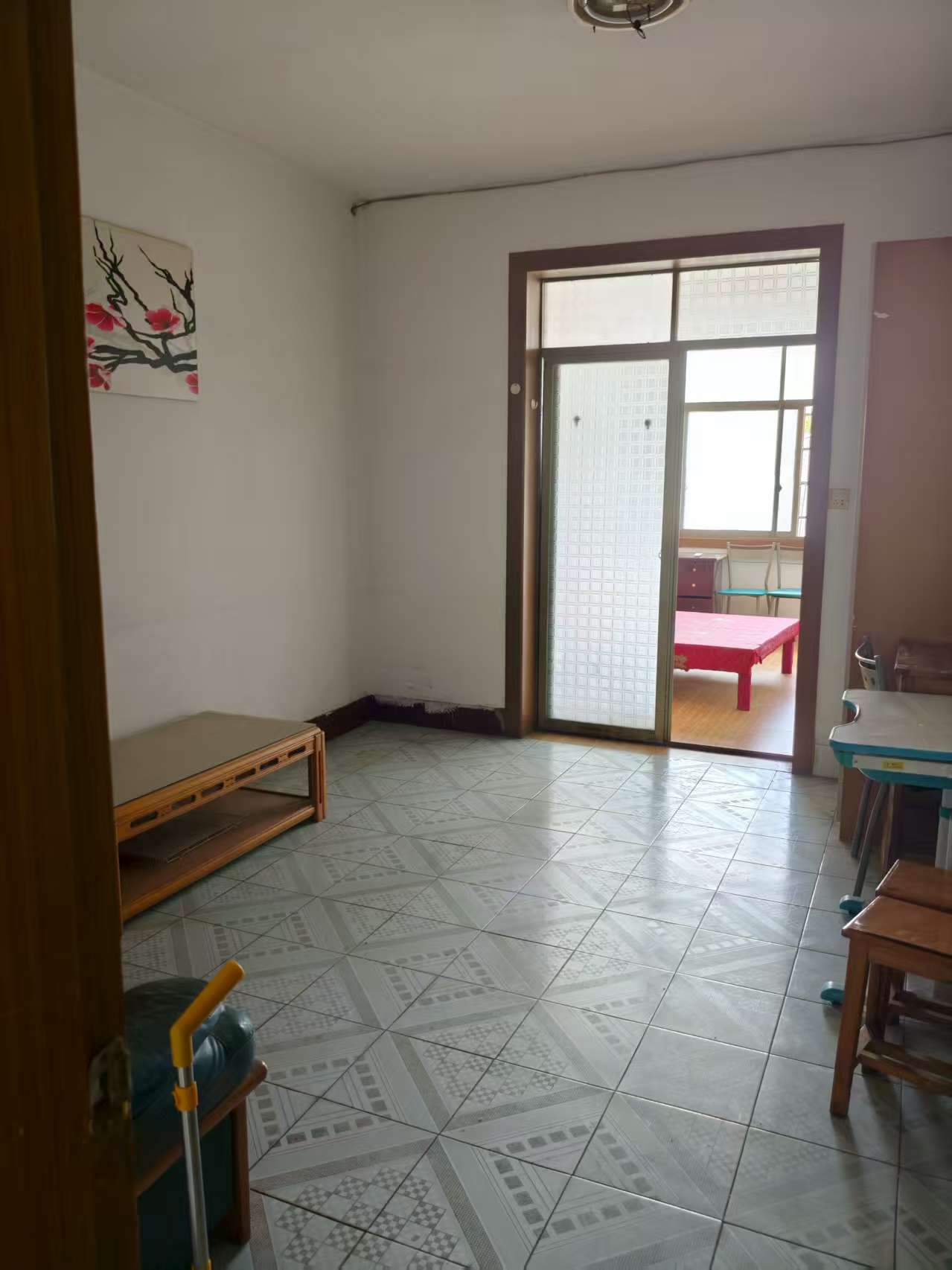 二中家属楼  4室2厅1卫    1000.0元/月 二中家属楼  4室2厅1卫    1000.0元/月室内图