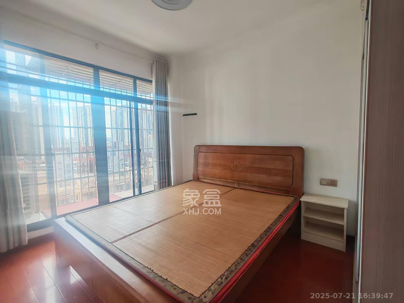 泊林晶城  4室2厅2卫    1700.0元/月 泊林晶城  4室2厅2卫    1700.0元/月室内图