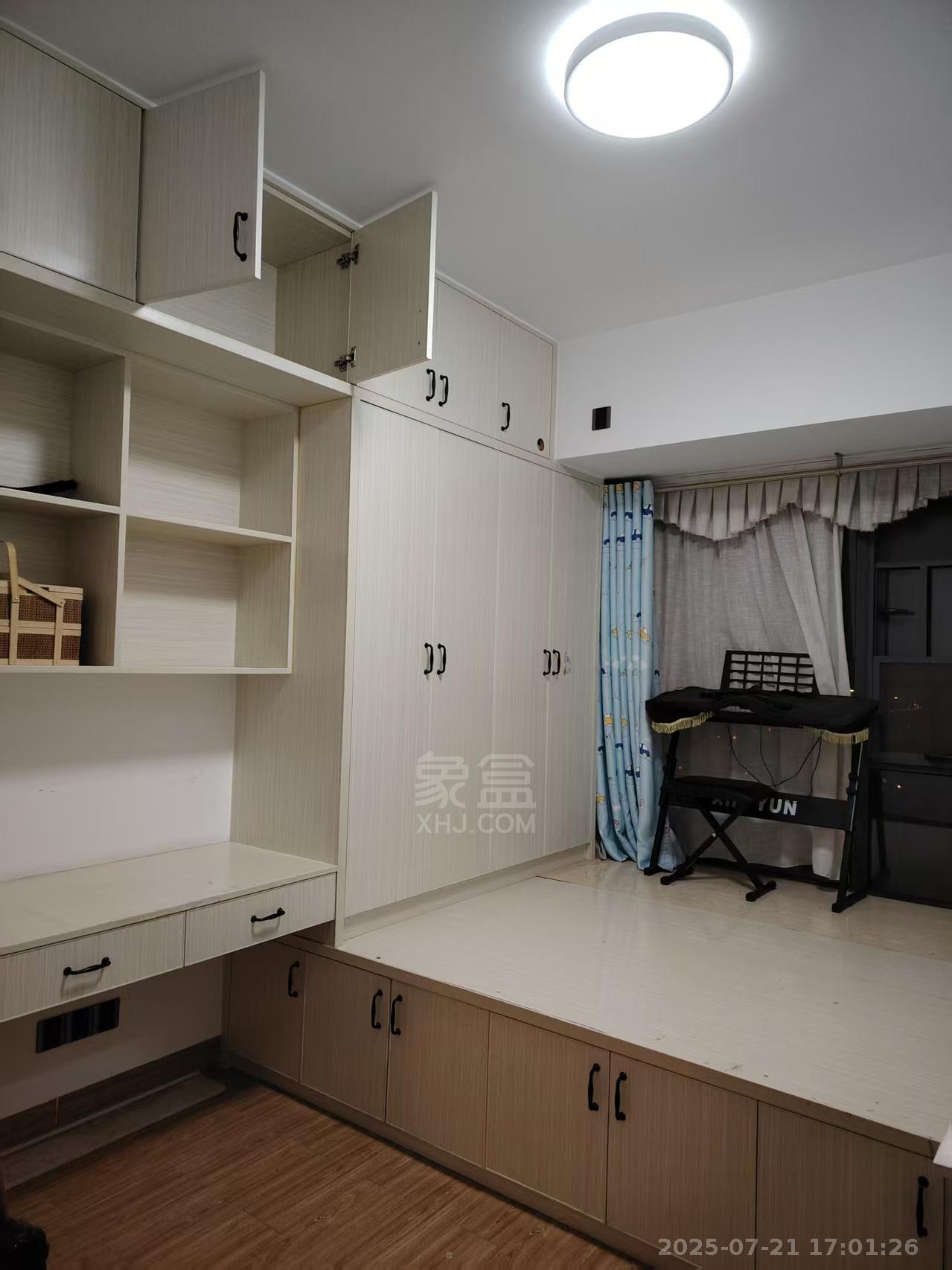 日盛山湖城 4室2厅2卫 2300.0元/月 日盛山湖城 4室2厅2卫 2300.0元/月室内图