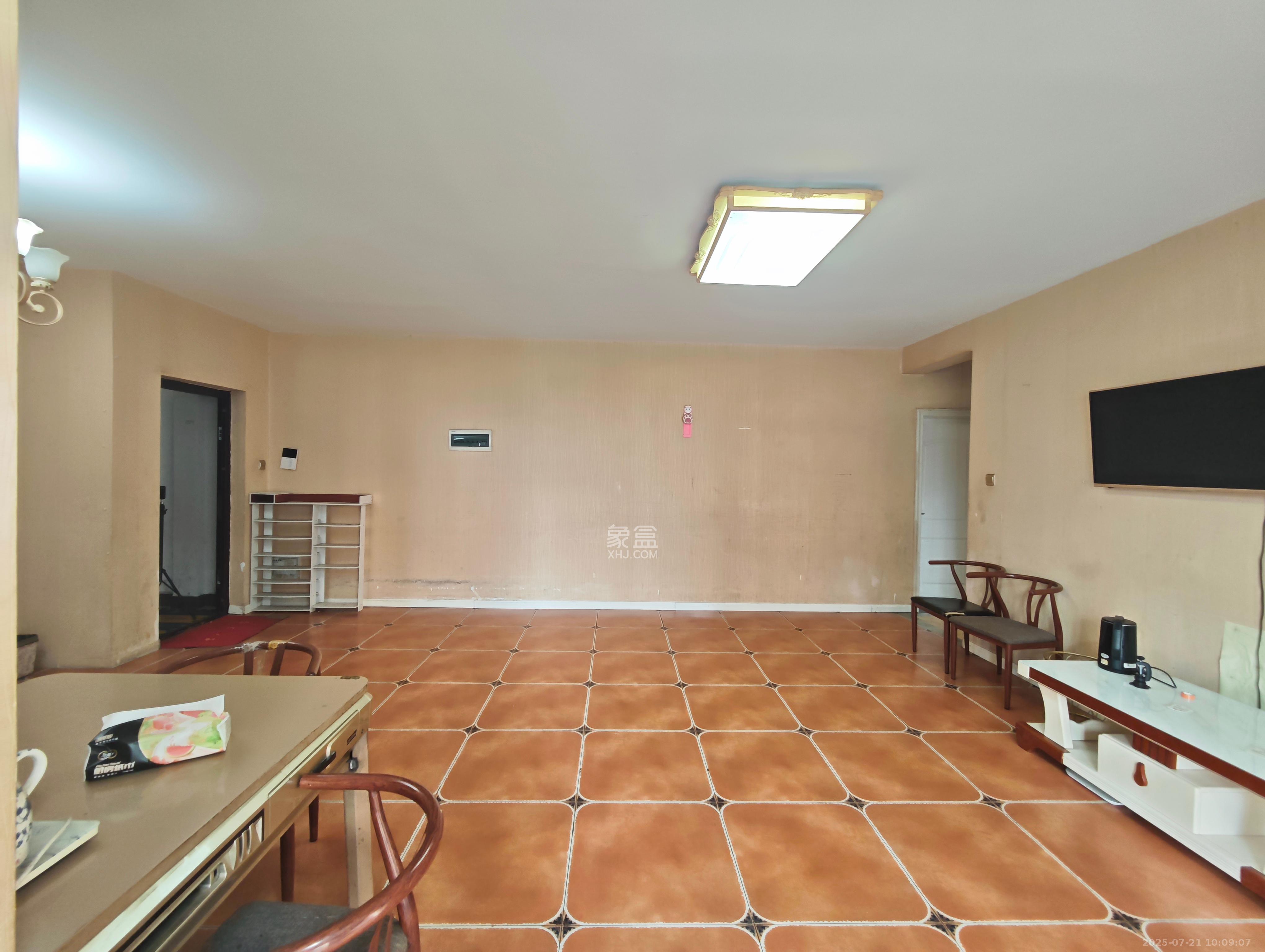 领东汇 3室1厅2卫 2400.0元/月 领东汇 3室1厅2卫 2400.0元/月室内图