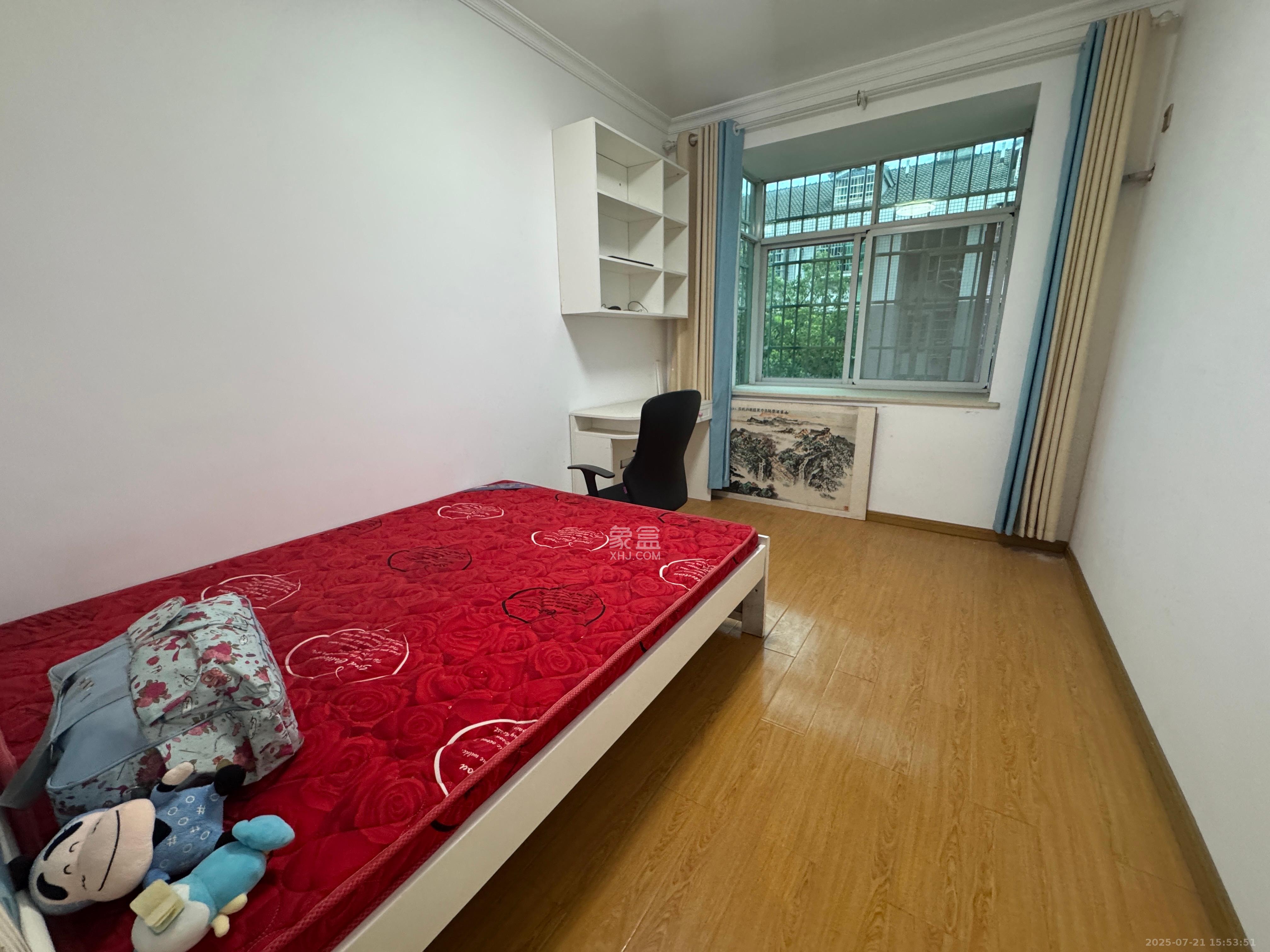 兴联母山小区 3室2厅1卫 1300.0元/月 兴联母山小区 3室2厅1卫 1300.0元/月室内图