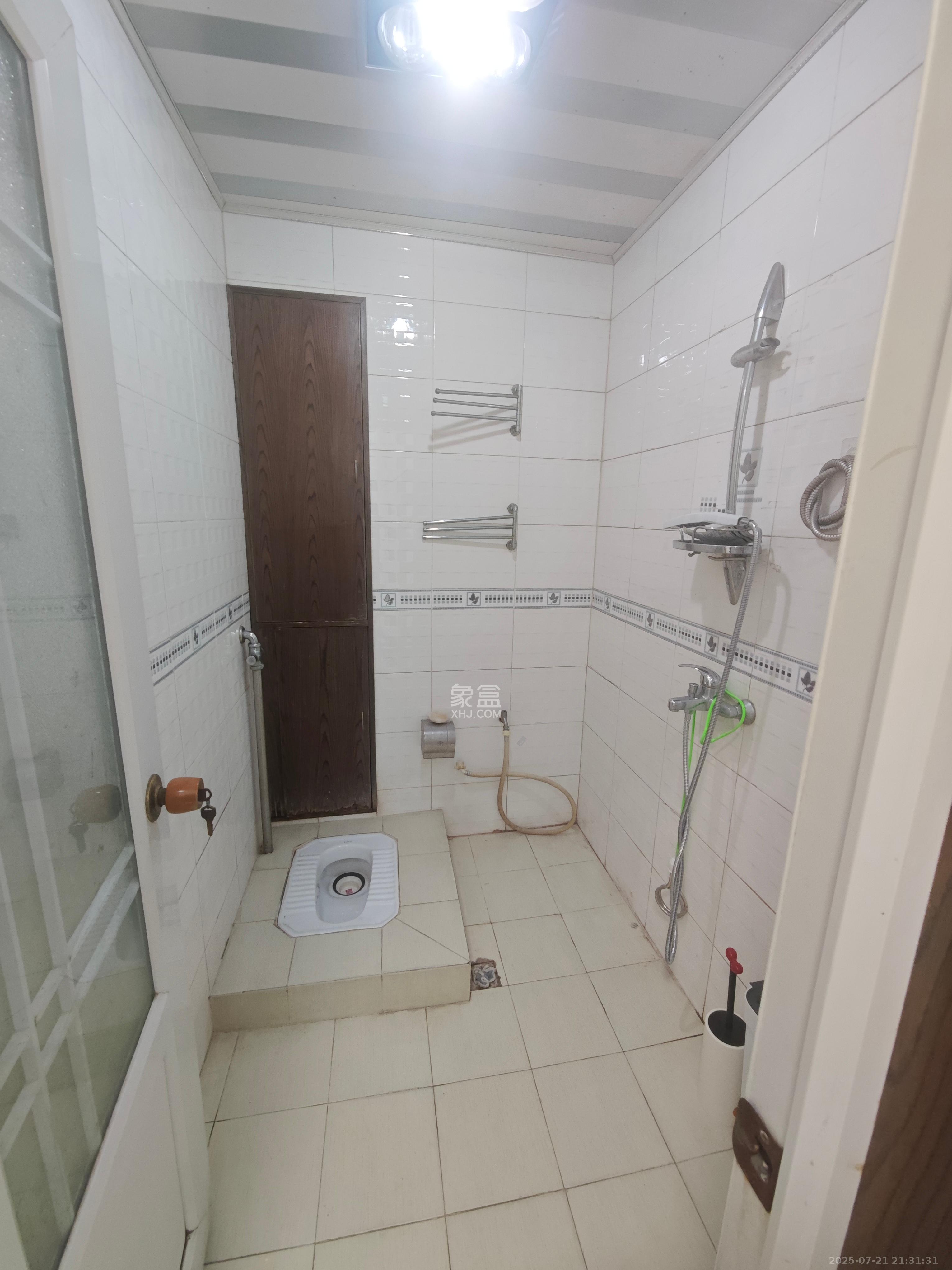 日出东方  1室1厅1卫    1800.0元/月室内图