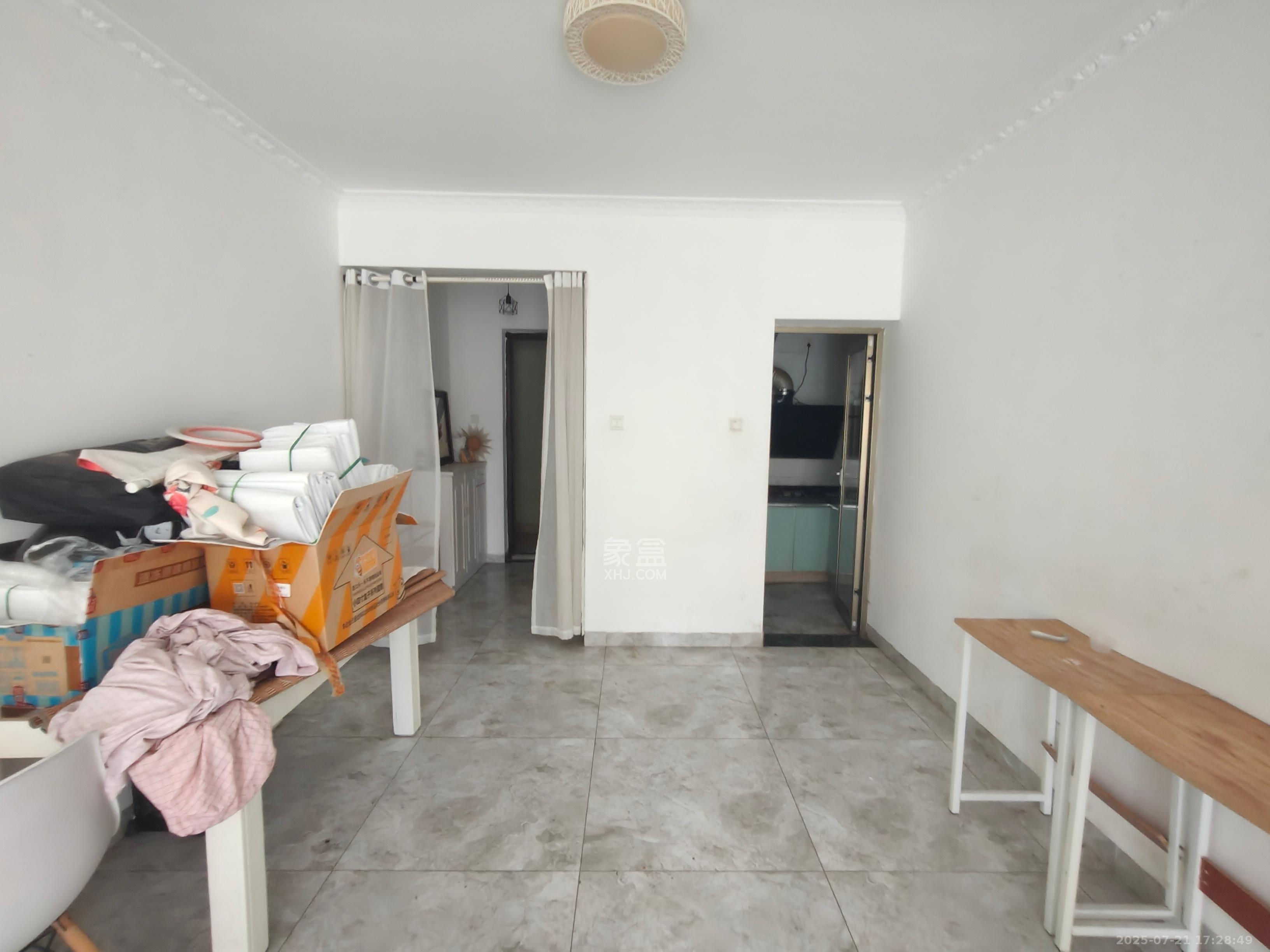 卓越浅水湾  1室2厅1卫    2500.0元/月 卓越浅水湾  1室2厅1卫    2500.0元/月室内图