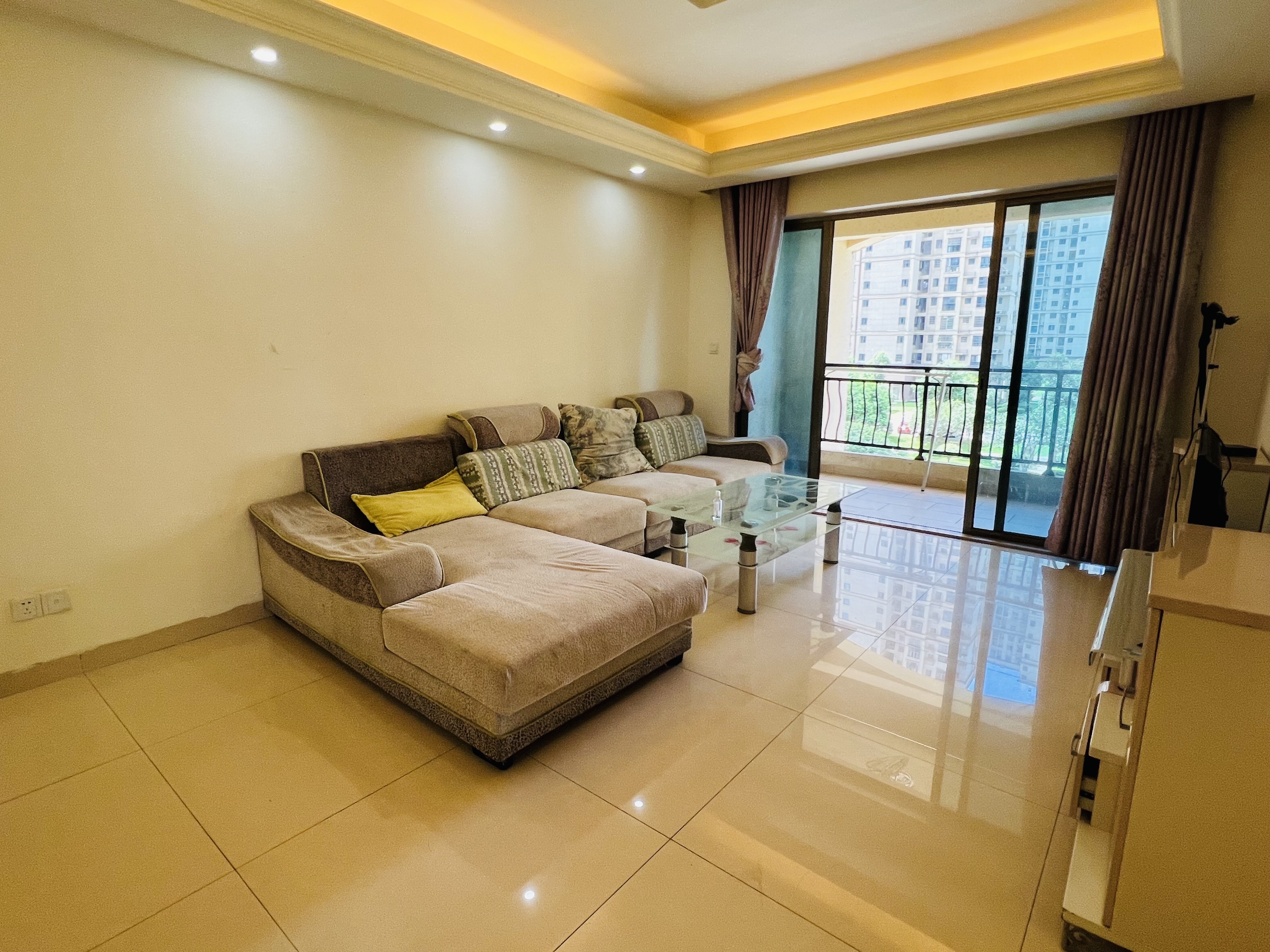 碧桂园 3室2厅1卫 1600.0元/月 碧桂园 3室2厅1卫 1600.0元/月室内图