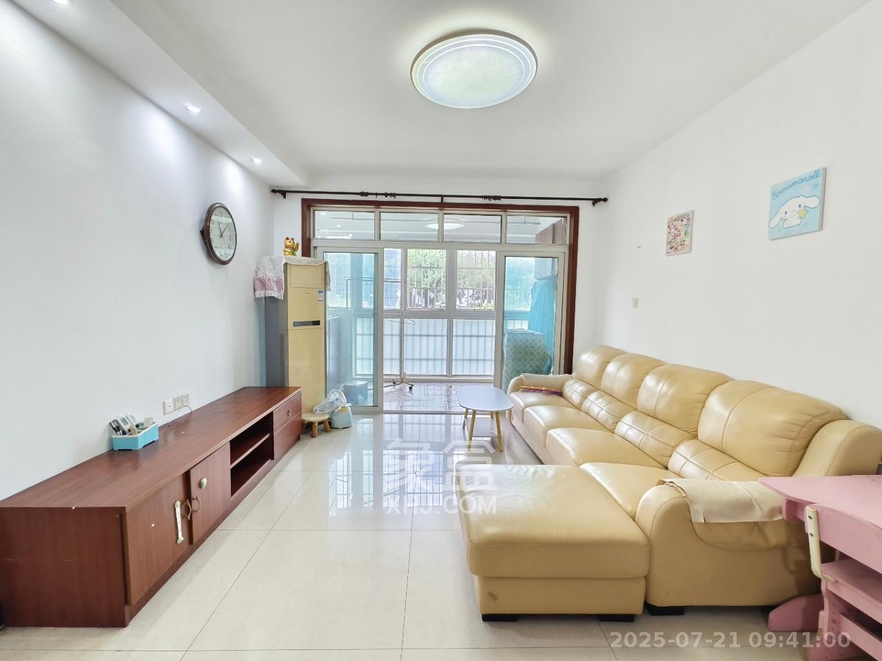 金色山庄  2室2厅1卫    2400.0元/月 金色山庄  2室2厅1卫    2400.0元/月室内图