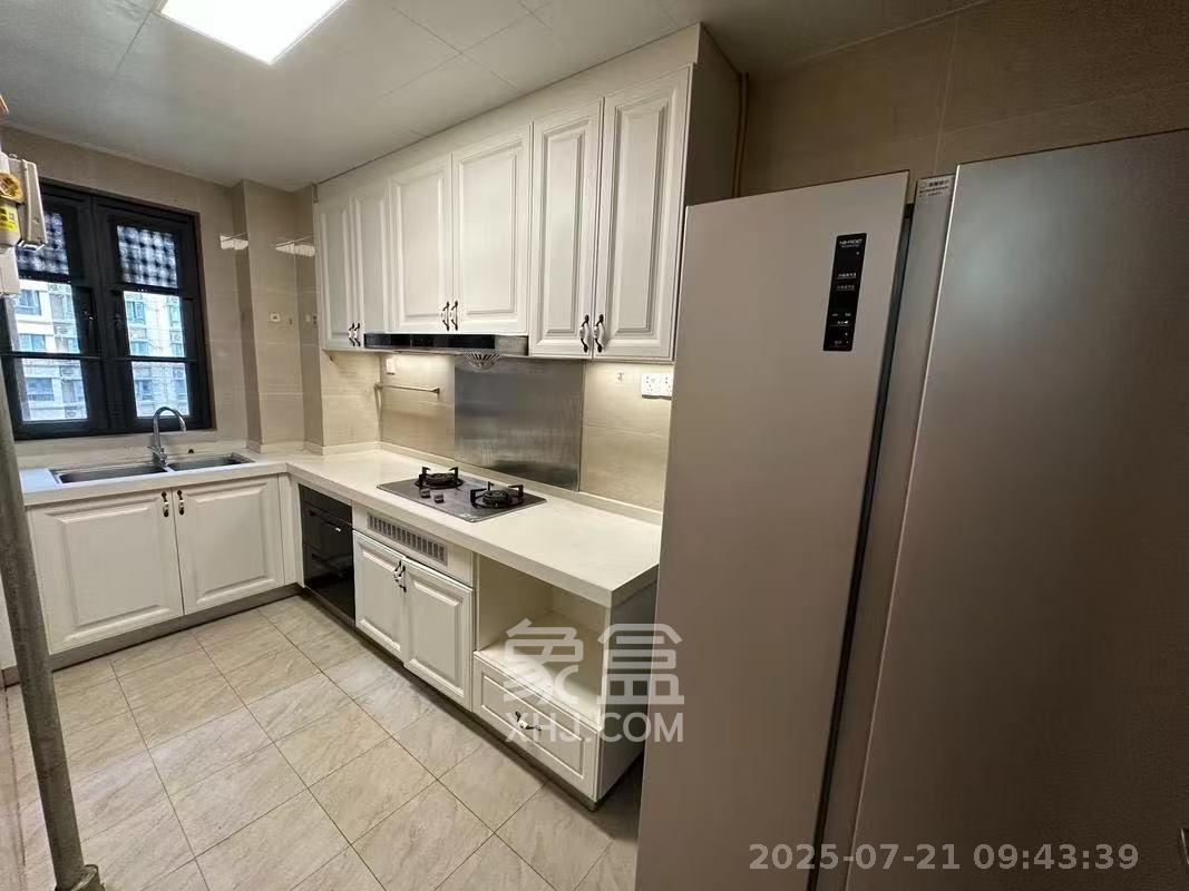 恒大翡翠华庭 3室2厅2卫 2900.0元/月 恒大翡翠华庭 3室2厅2卫 2900.0元/月室内图