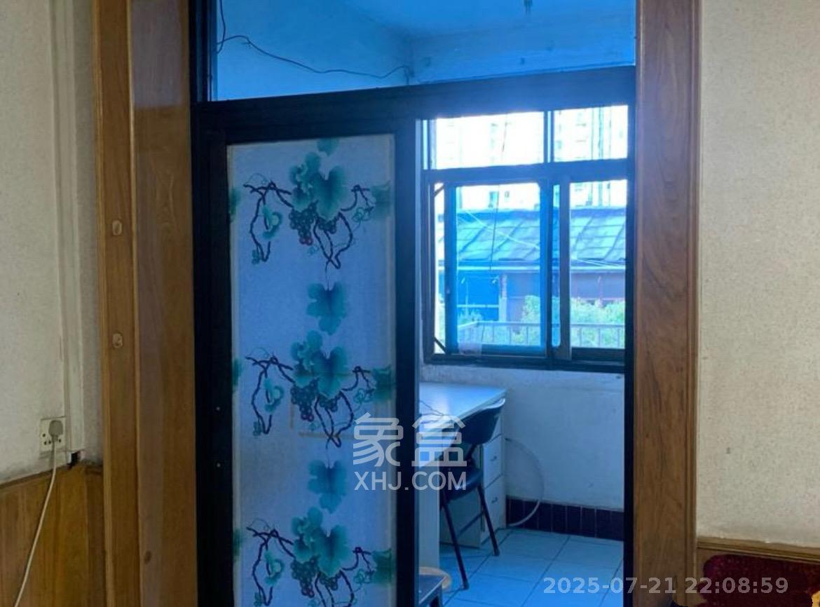 长勘小区 3室1厅1卫 2400.0元/月 长勘小区 3室1厅1卫 2400.0元/月室内图