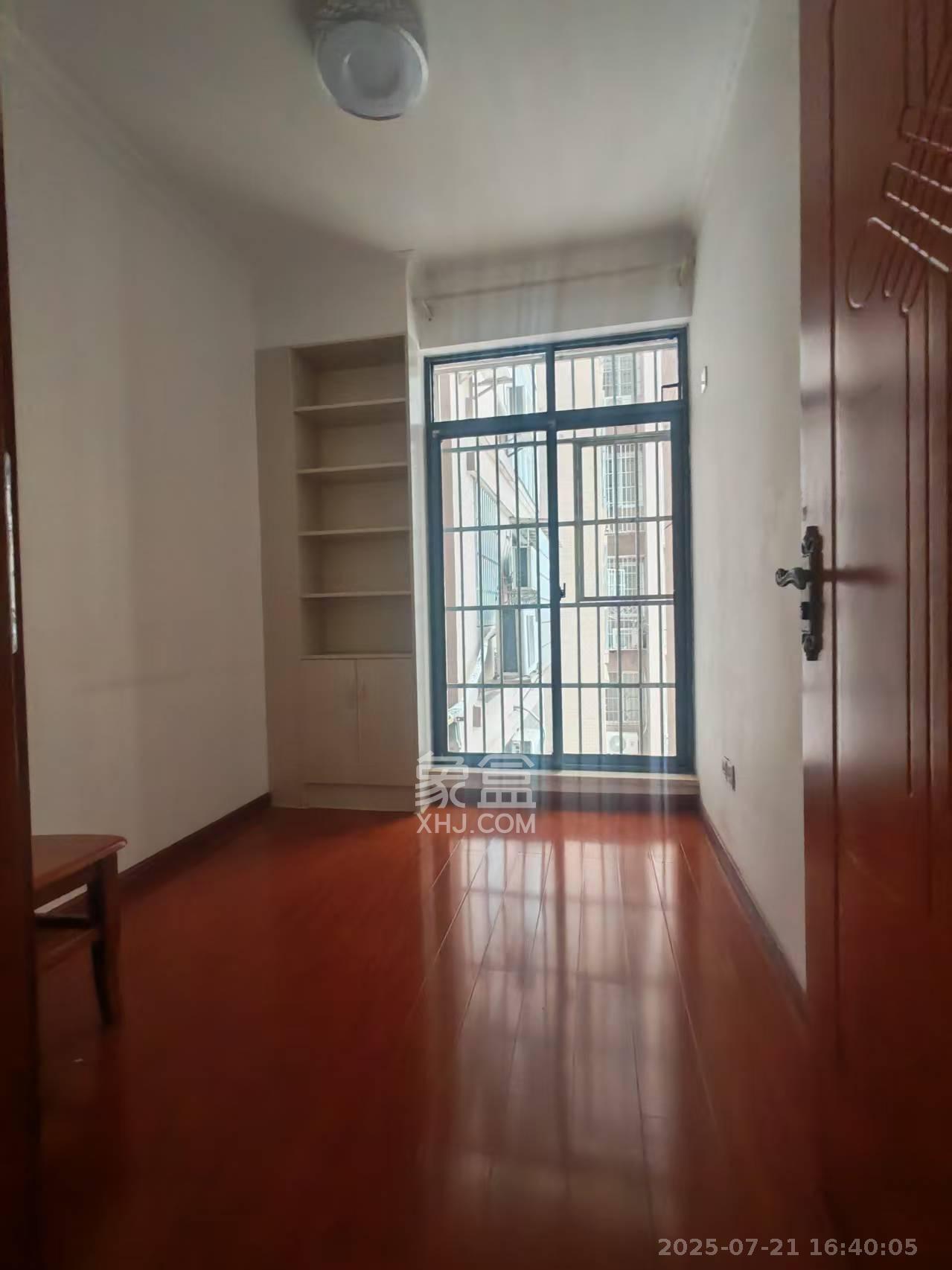 泊林晶城  4室2厅2卫    1700.0元/月 泊林晶城  4室2厅2卫    1700.0元/月室内图