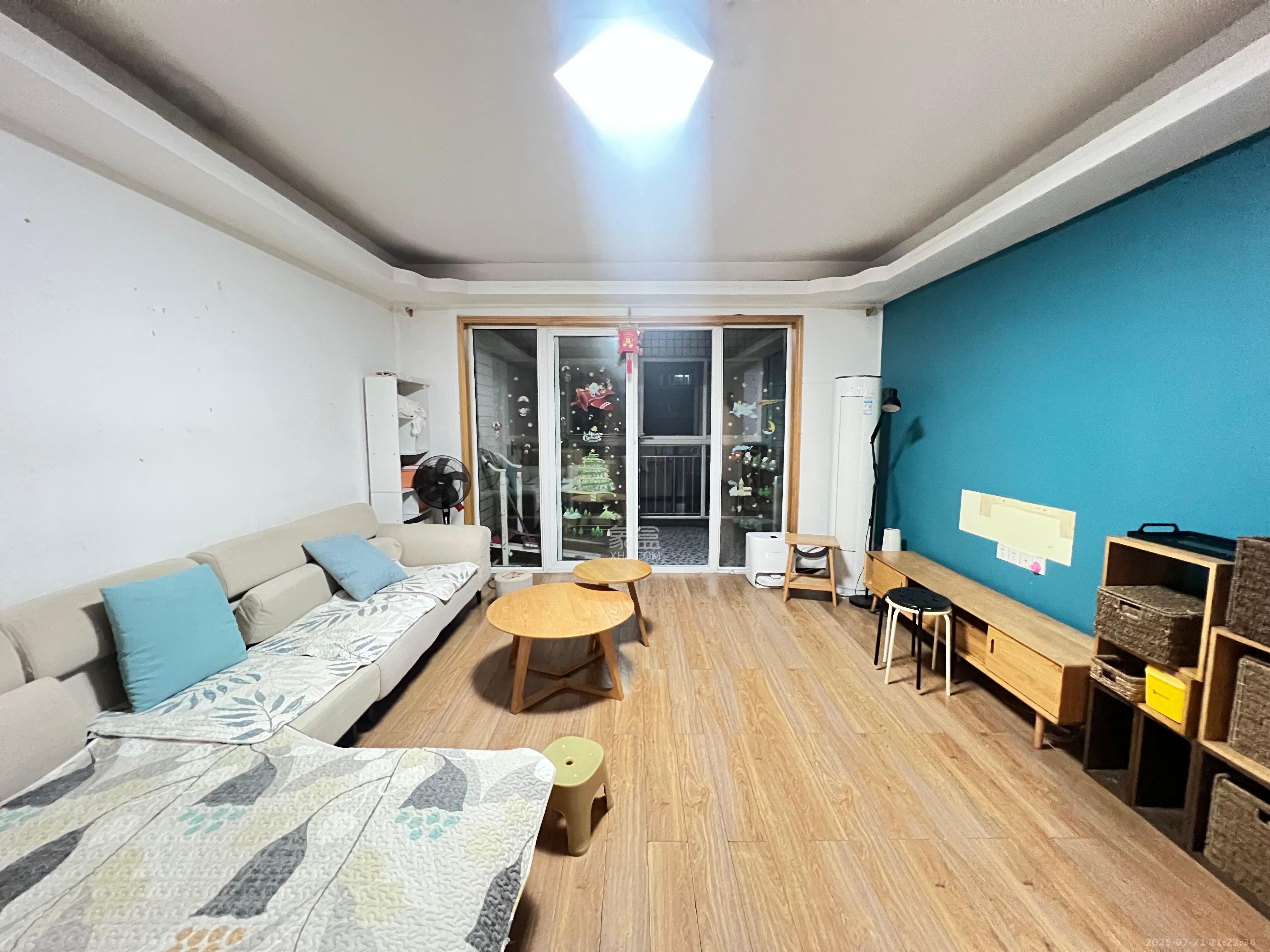 星蓝湾  3室2厅1卫   2800.00元/月