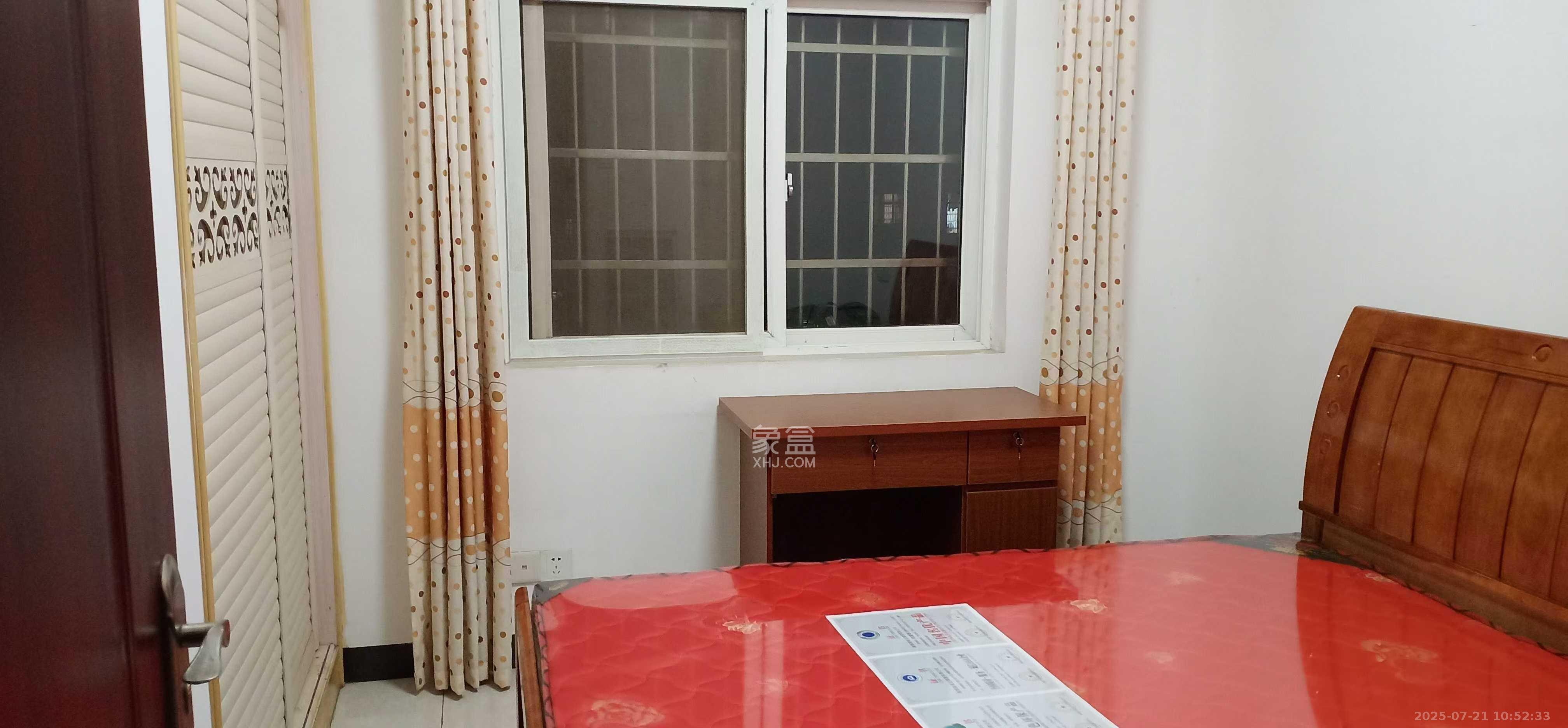 洋湖景园 3室2厅1卫 2400.0元/月 洋湖景园 3室2厅1卫 2400.0元/月室内图