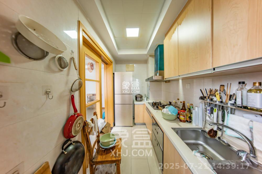 中海国际四期  3室2厅2卫    2200.0元/月 中海国际四期  3室2厅2卫    2200.0元/月室内图