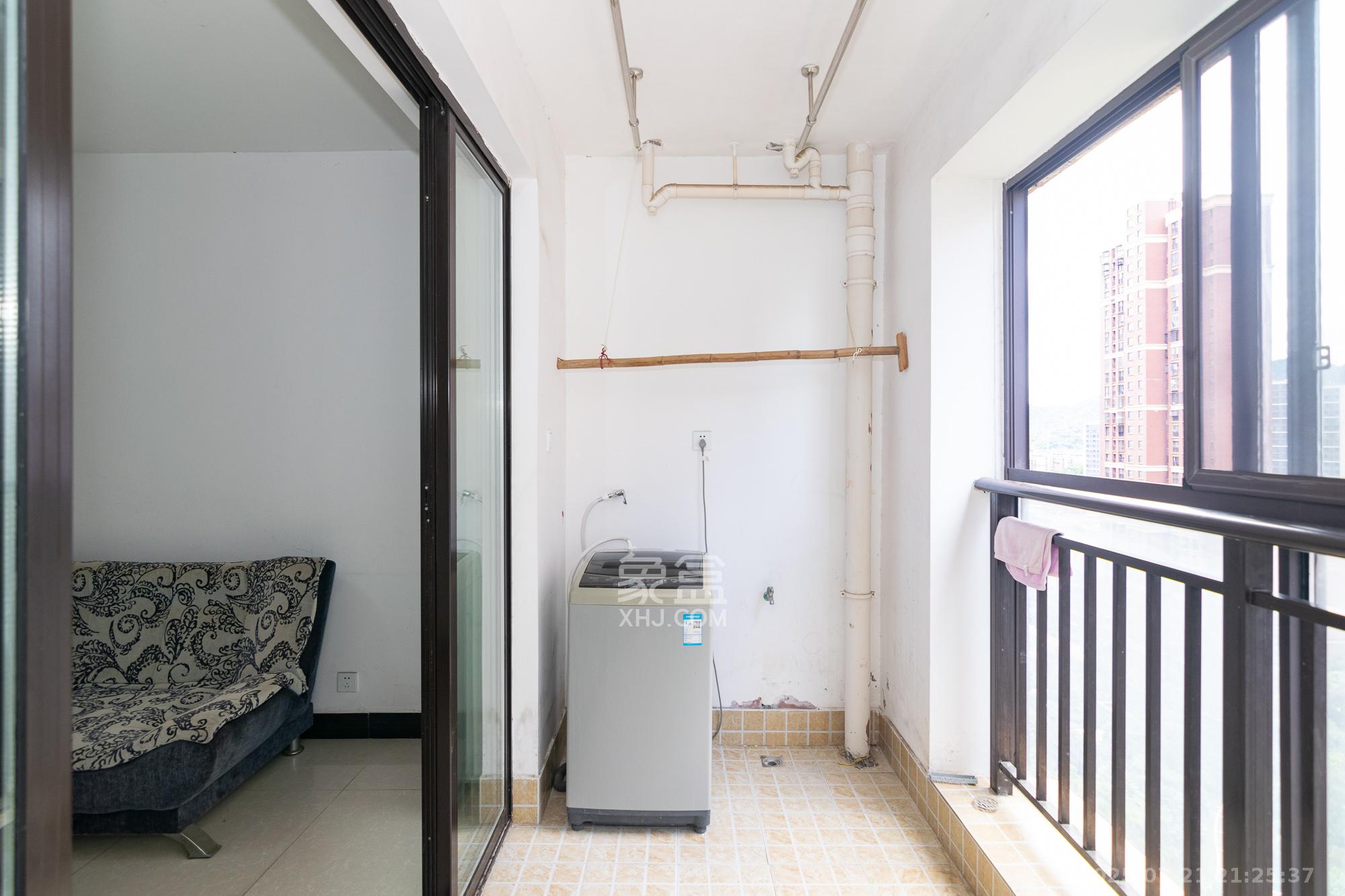 新城国际花都  2室2厅1卫    40.0万 新城国际花都  2室2厅1卫    40.0万阳台