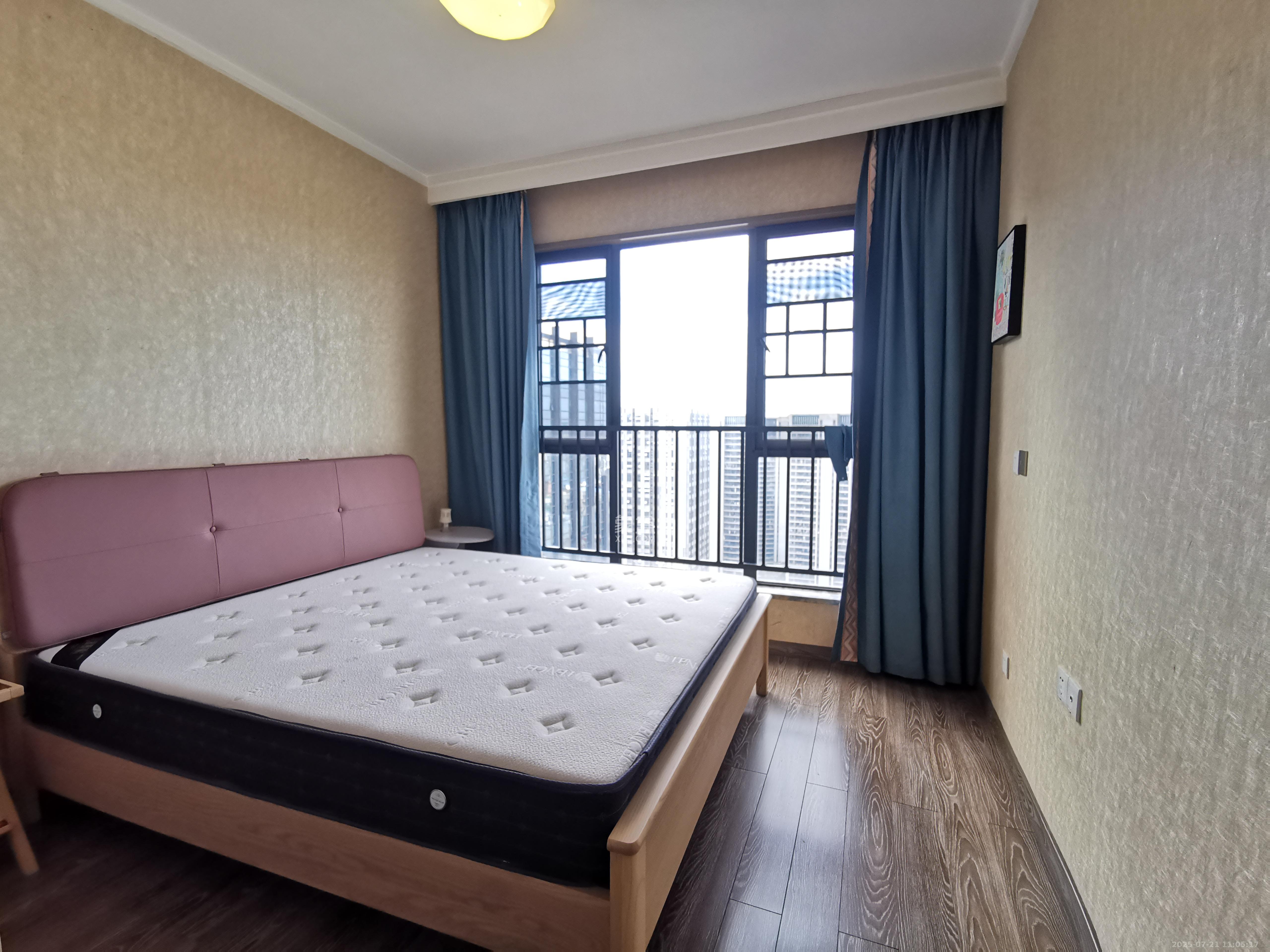恒伟湘江时代  3室2厅1卫   3300.00元/月室内图