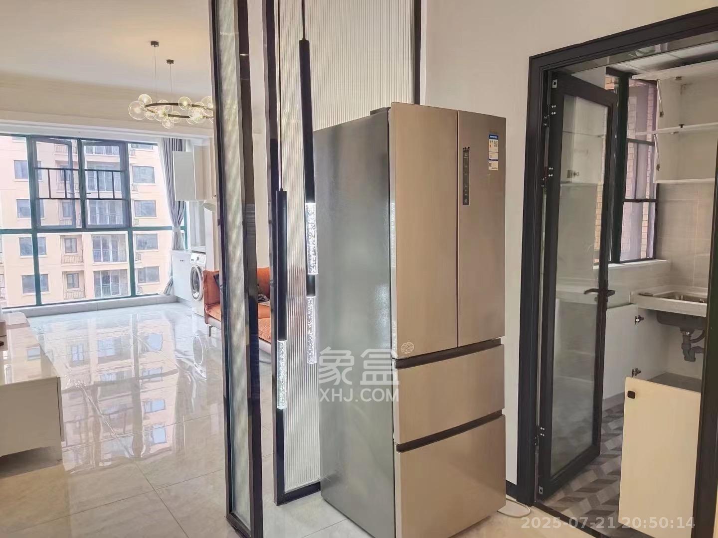 丽发新城  3室2厅1卫   2300.00元/月室内图