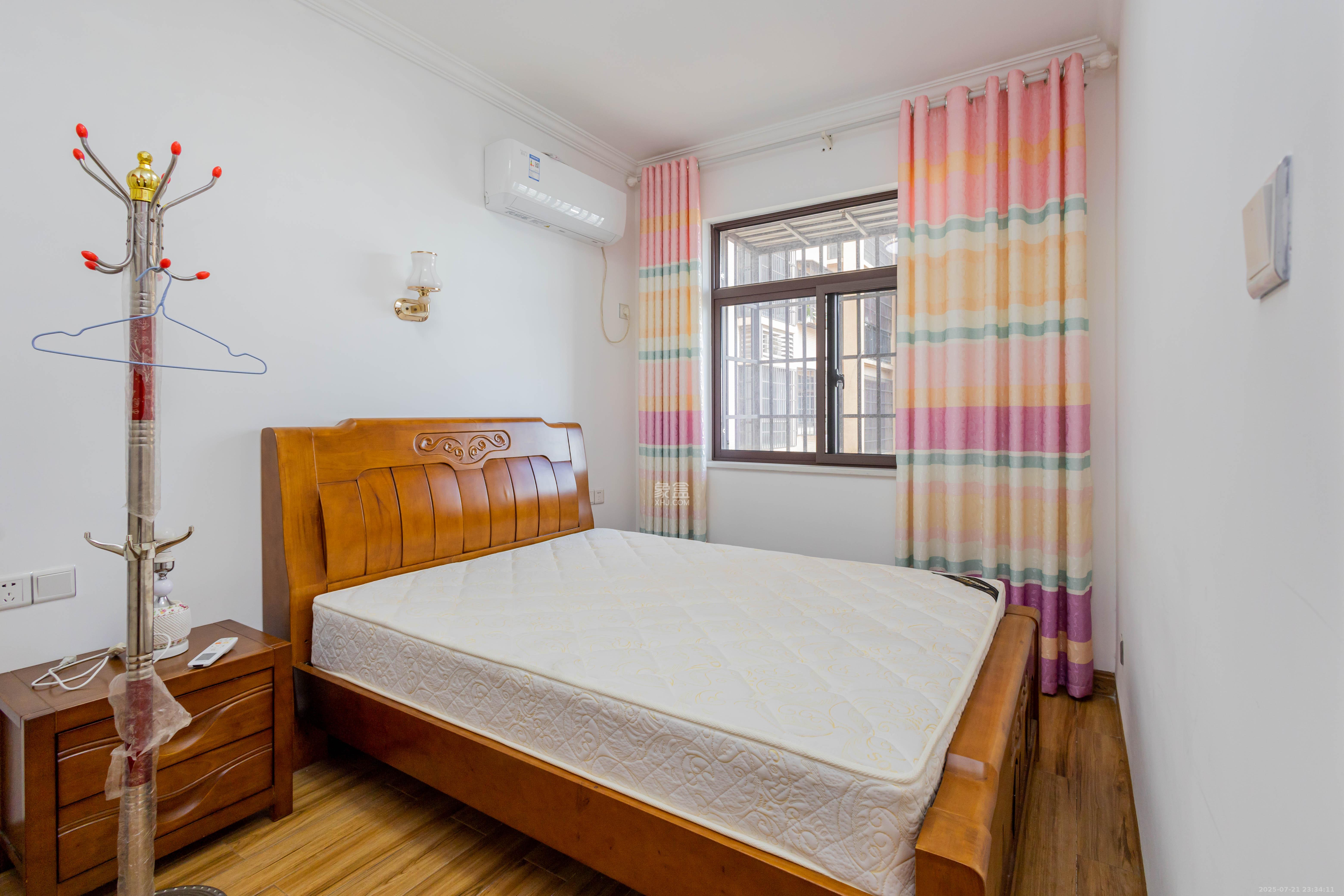 三景华御  3室2厅1卫    60.8万卧室