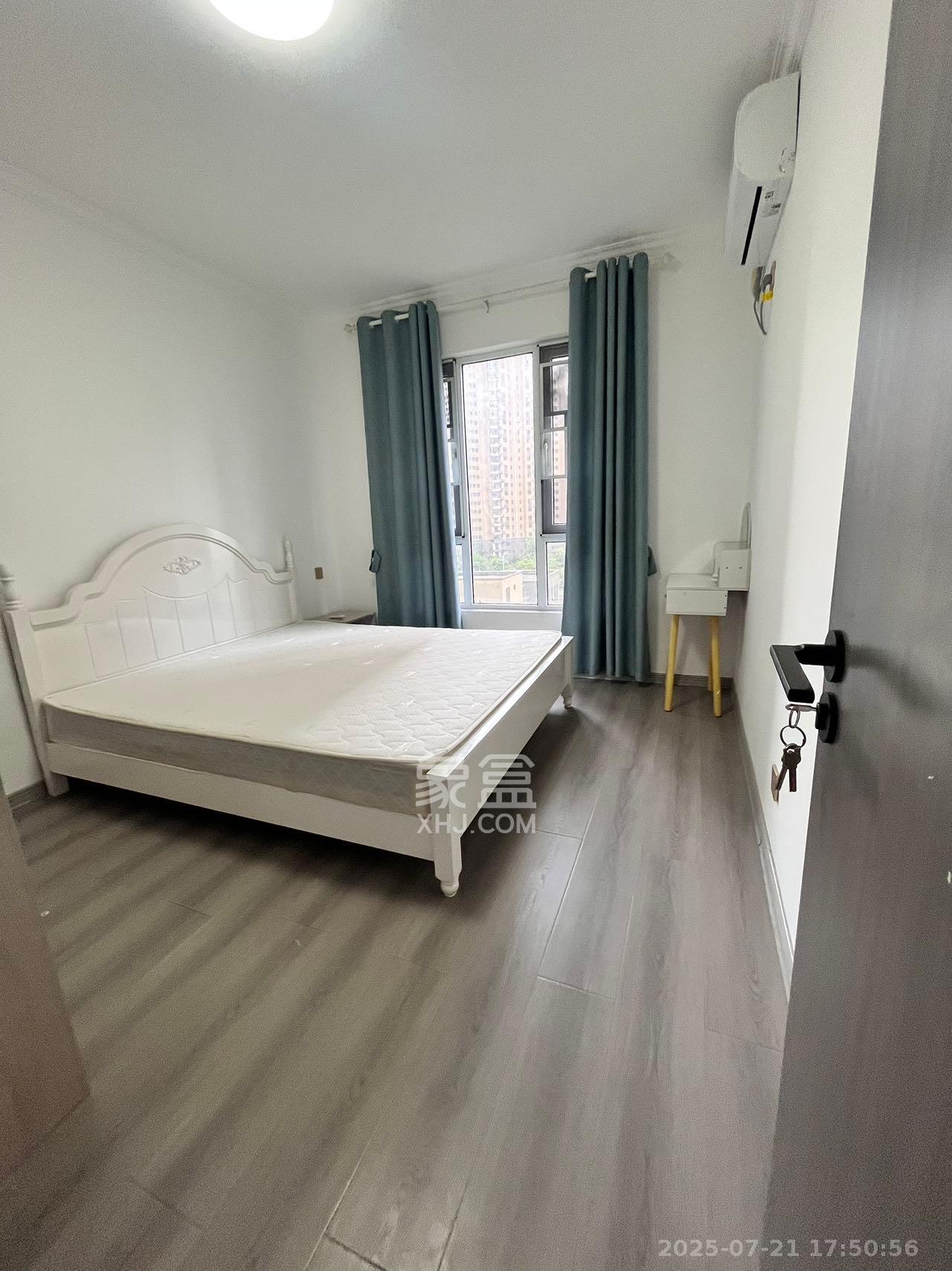 绿地新都会  3室2厅1卫    2100.0元/月 绿地新都会  3室2厅1卫    2100.0元/月室内图